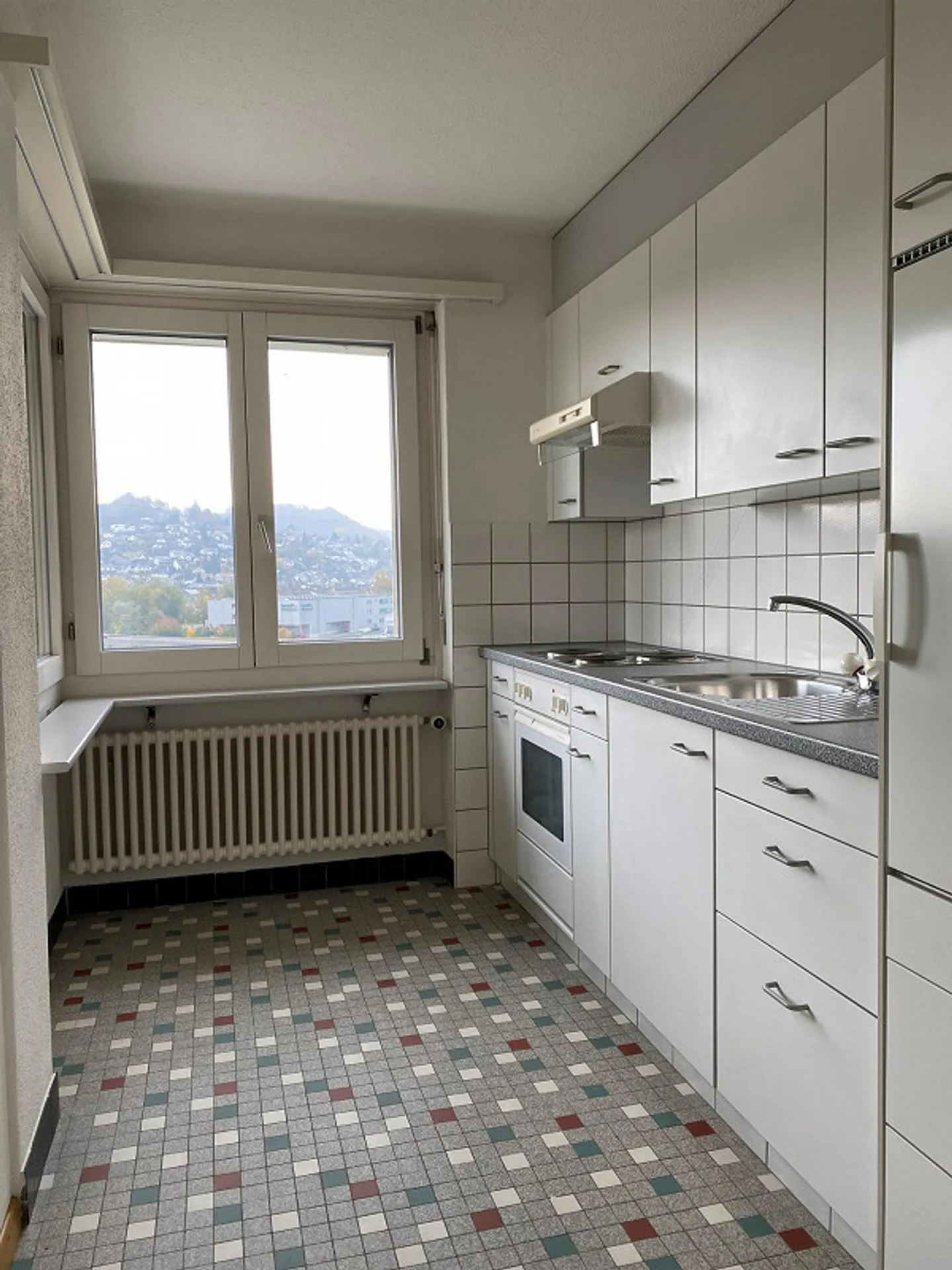 Ottimo appartamento con 2 camere e vista - Foto 2 di 7