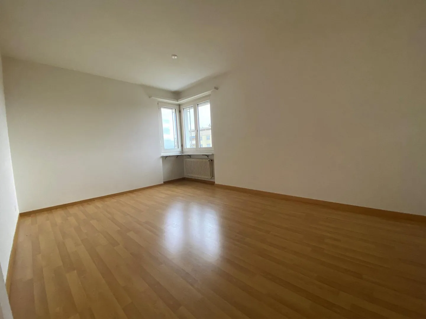 Ottimo appartamento con 2 camere e vista - Foto 5 di 7