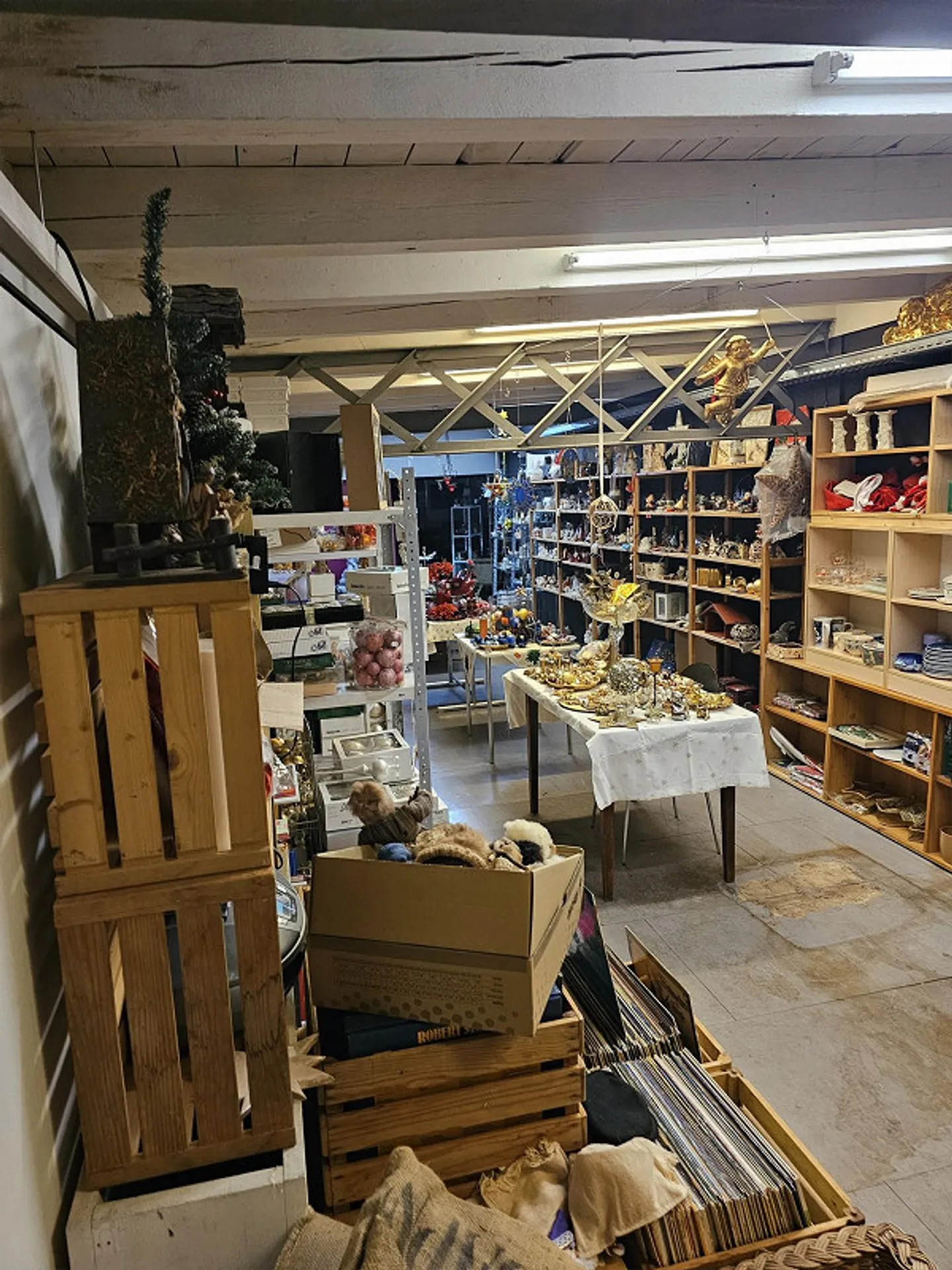 Commercial space in a good location - Photo 6 of 7