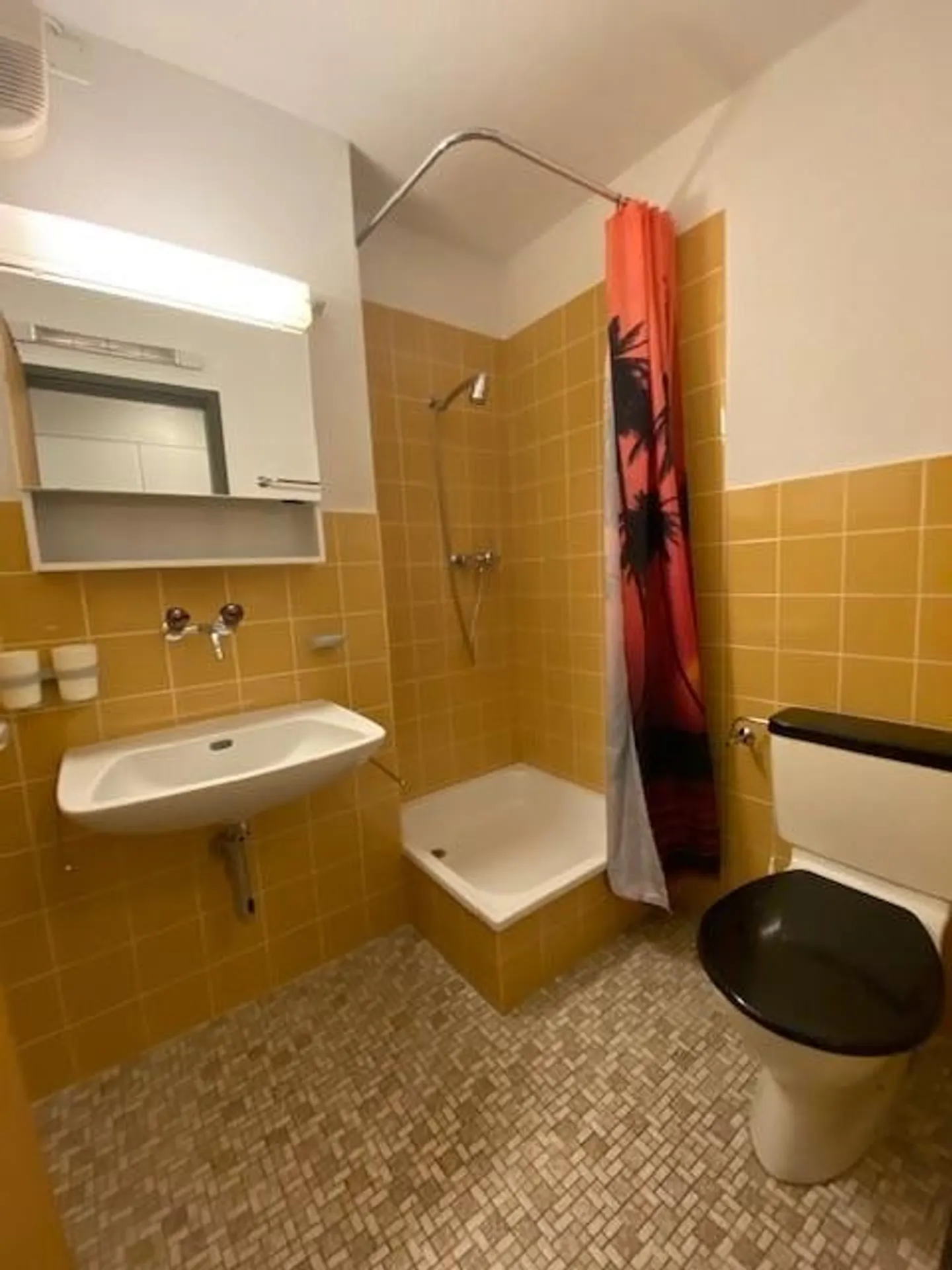 1-room apartment in the village center - Photo 4 of 4