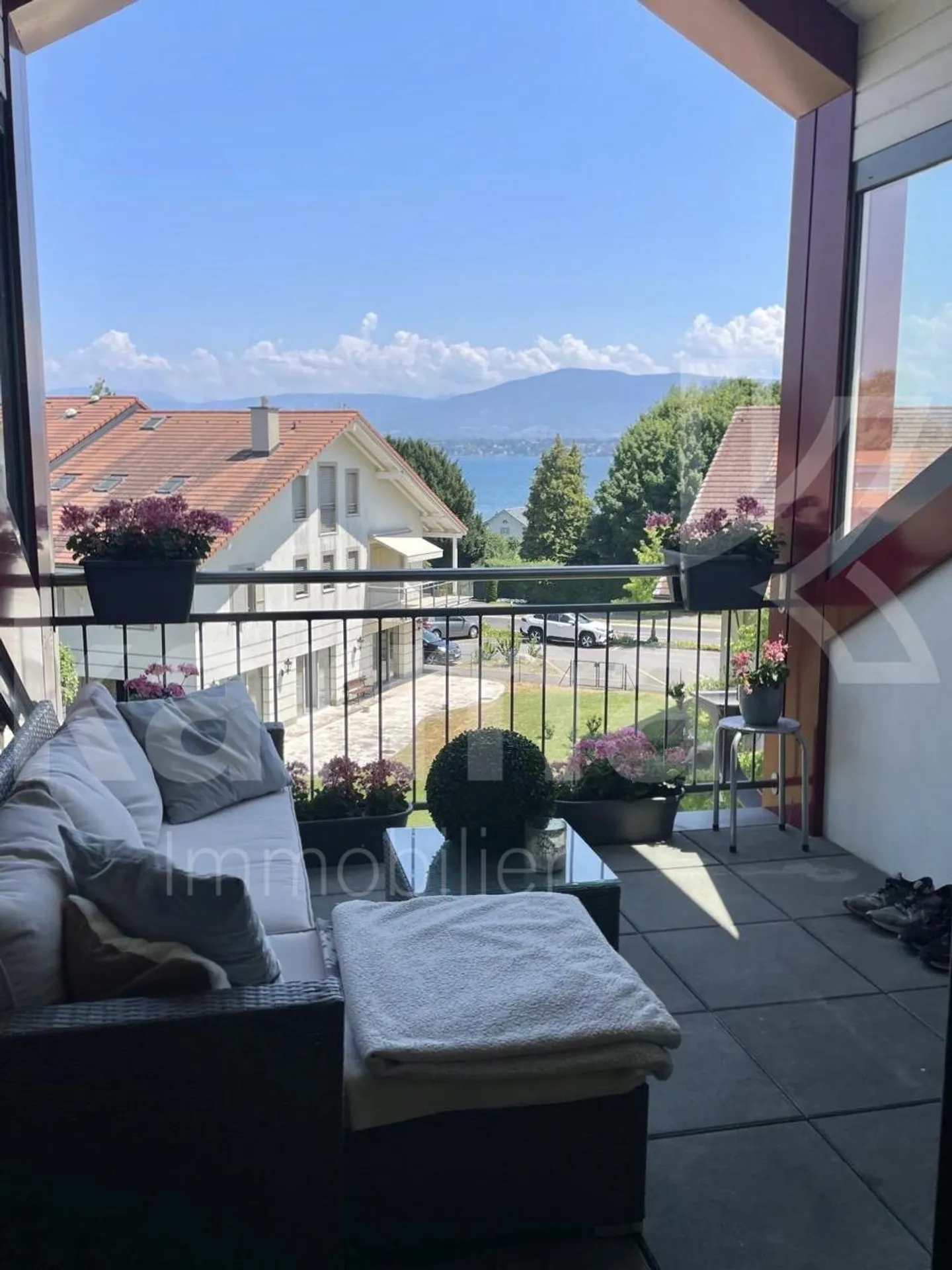 Exclusive - Penthouse Apartment with Lake and Alps View - Photo 2 of 15