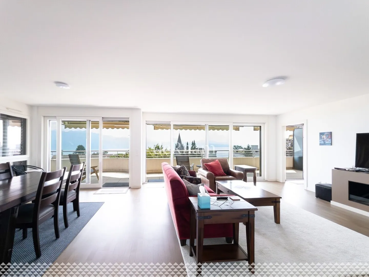 Wunderschöne 5,5-Zimmer-Wohnung mit Seeblick! - Foto 2 von 11