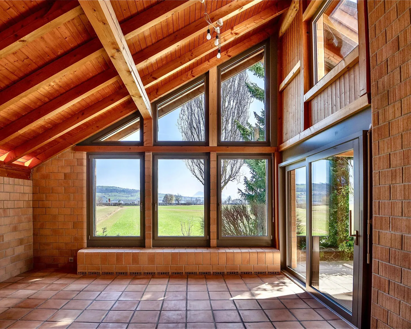 SEE HARMONIE Casa unifamiliare con vista sul lago e sulle montagne a Sursee - Foto 1 di 12