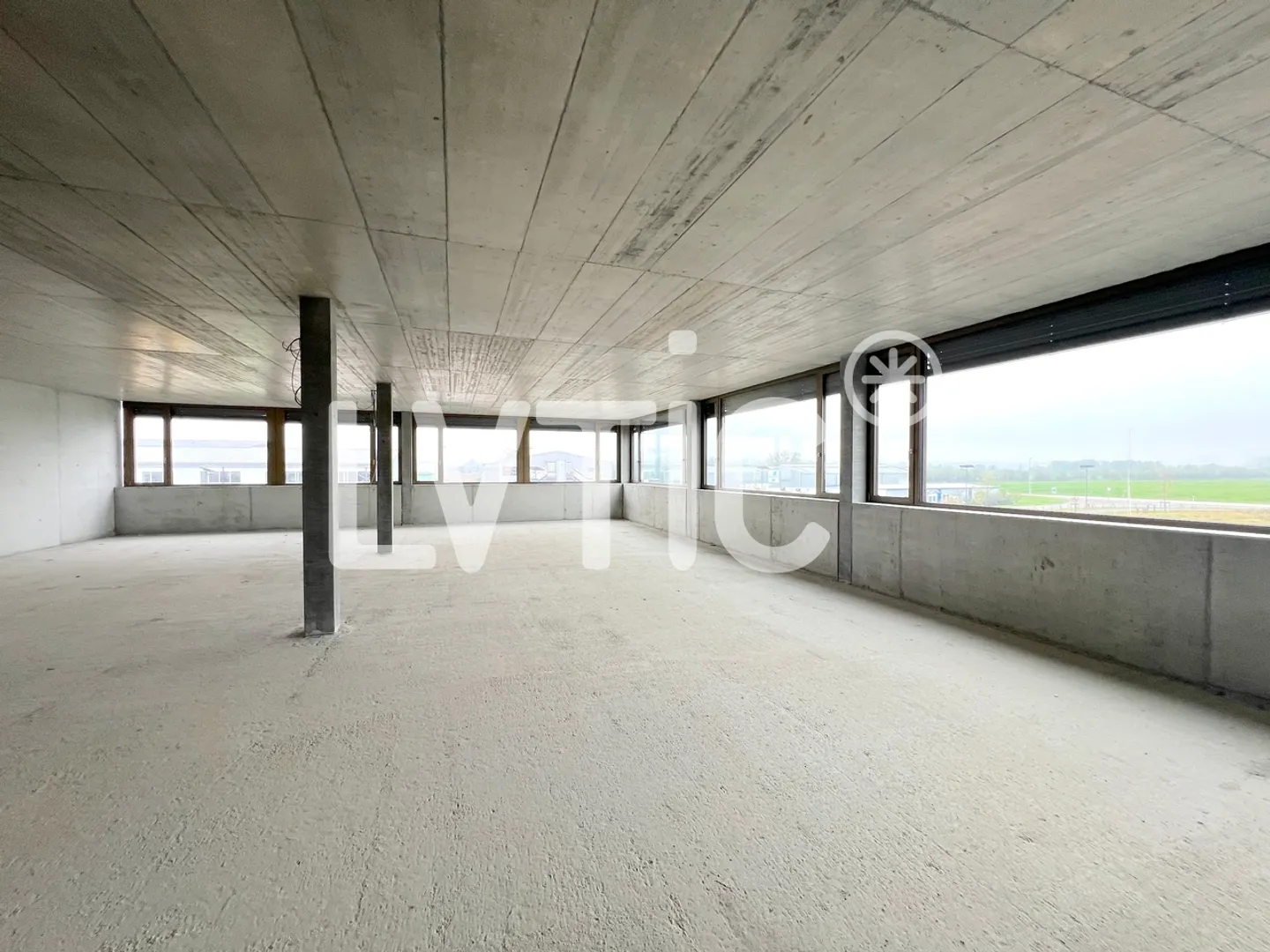 Büros ab 290 m2 in Saint-Aubin zu vermieten - Foto 1 von 3