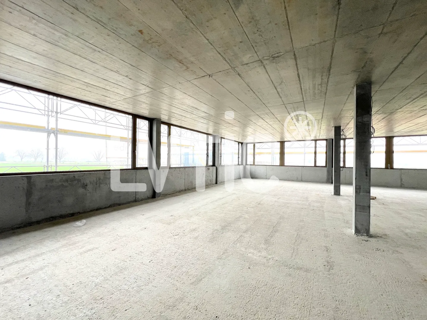 Büros ab 290 m2 in Saint-Aubin zu vermieten - Foto 2 von 3