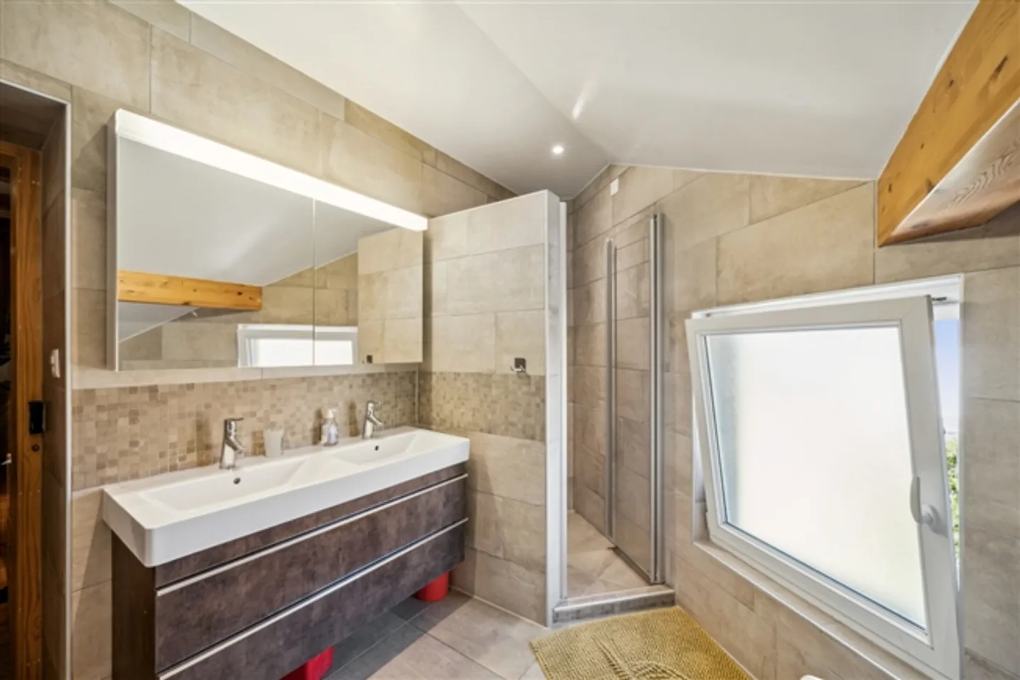 Charmantes Einfamilienhaus mit Garten - Foto 7 von 9