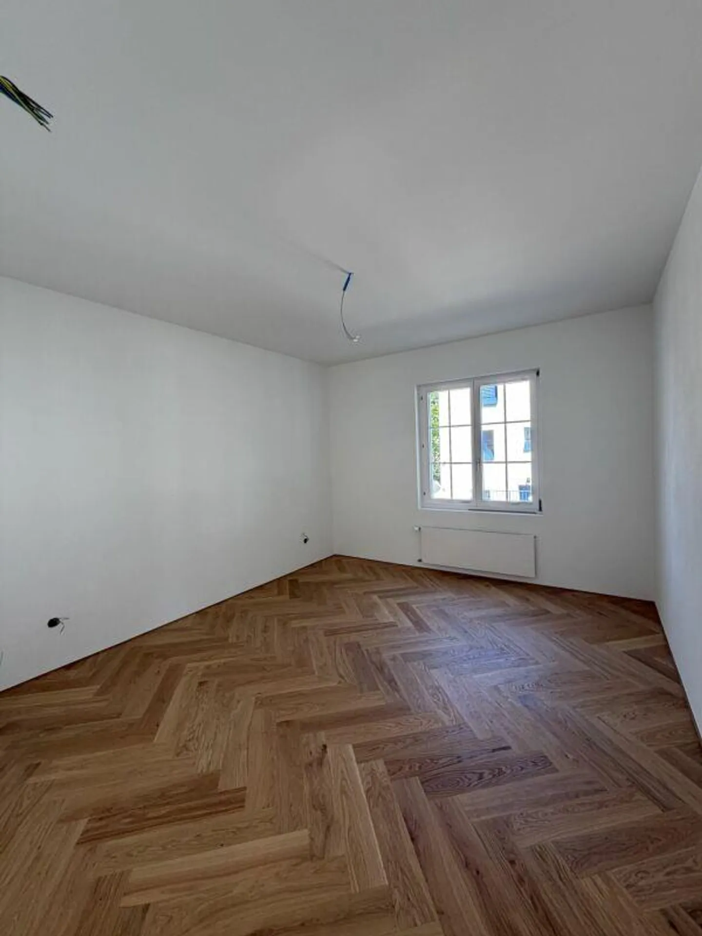 Appartement de villa 4.5 pièces récemment rénové avec jardin - Photo 6 sur 7