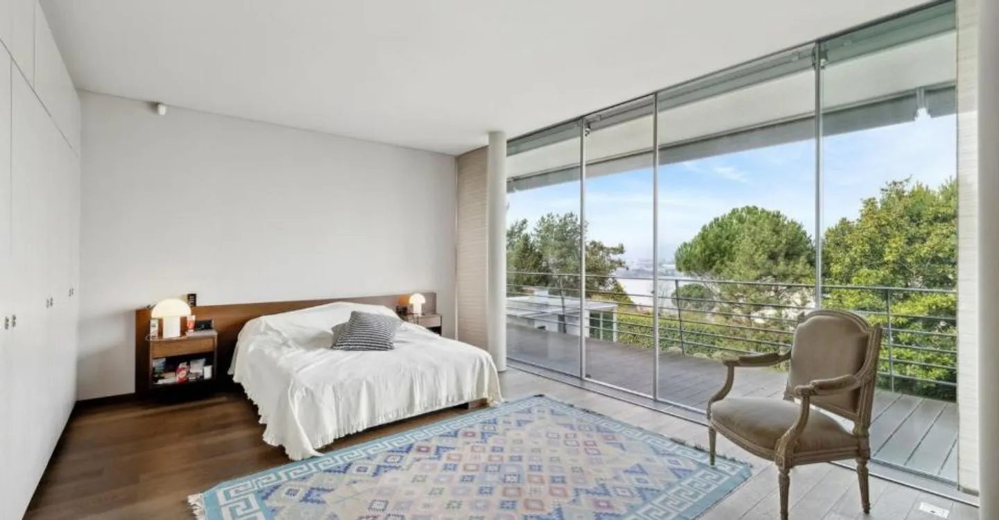 Contemporary villa with lake view - Photo 6 of 10