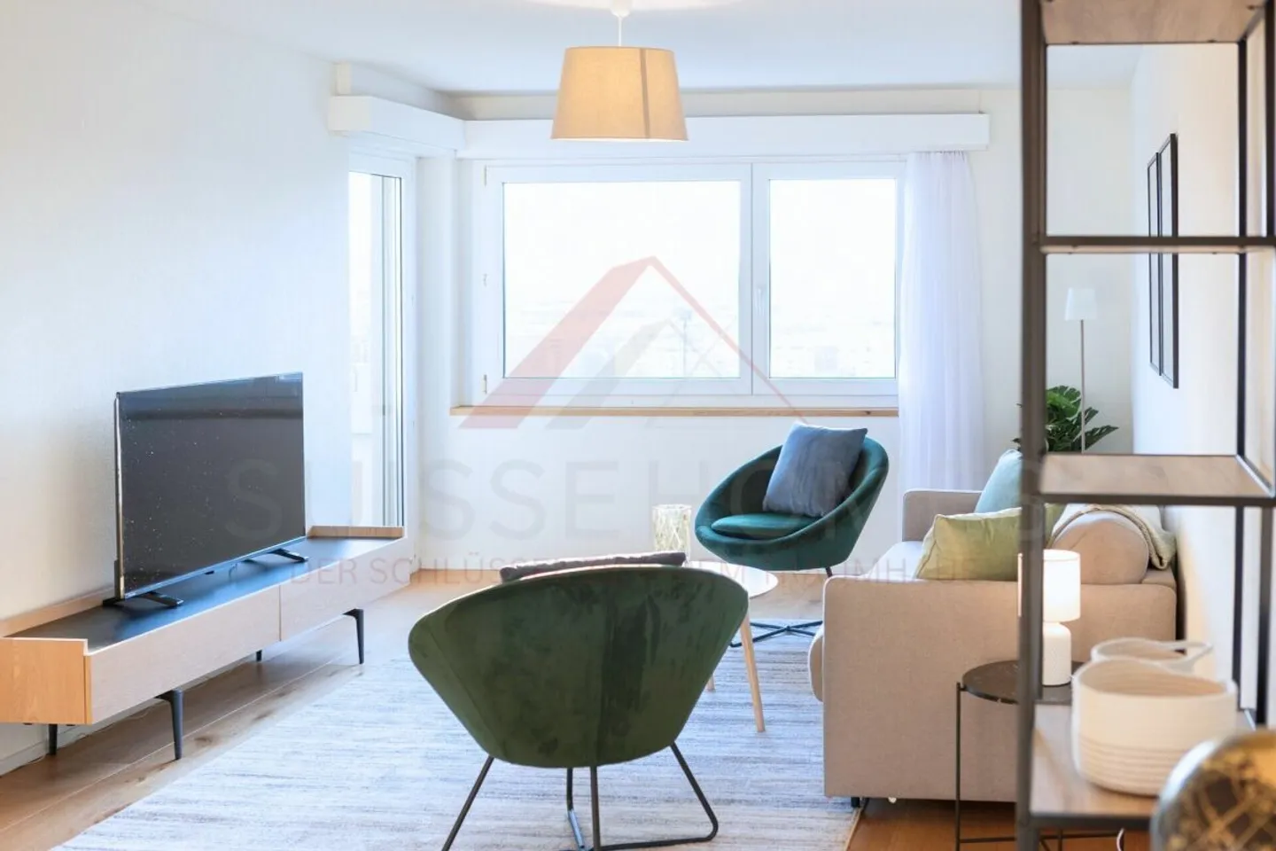 Komplett renovierte 5.5-Zimmer-Wohnung mit 126 m² Wohnfläche und 74 m² Balkon-/Terrassenfläche in Huttwil - Foto 2 di 18