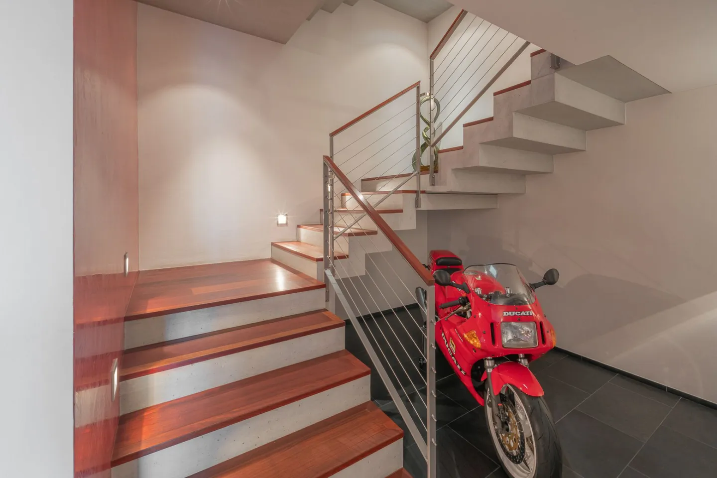 Moderne Villa mit unverbaubarem  180 Grad Blick in die Berge - Foto 6 von 11