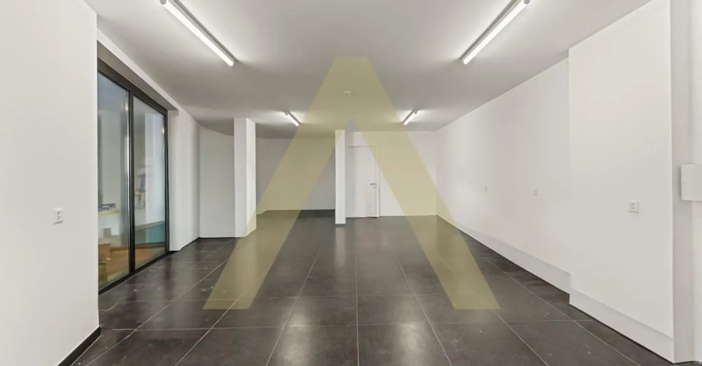 Charmanter Geschäftsraum in der Nähe des Zentrums von Montana - Foto 4 von 6