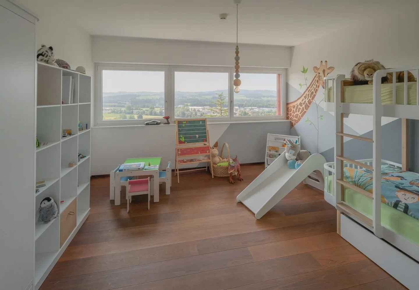 Moderne Villa mit unverbaubarem  180 Grad Blick in die Berge - Foto 11 von 11