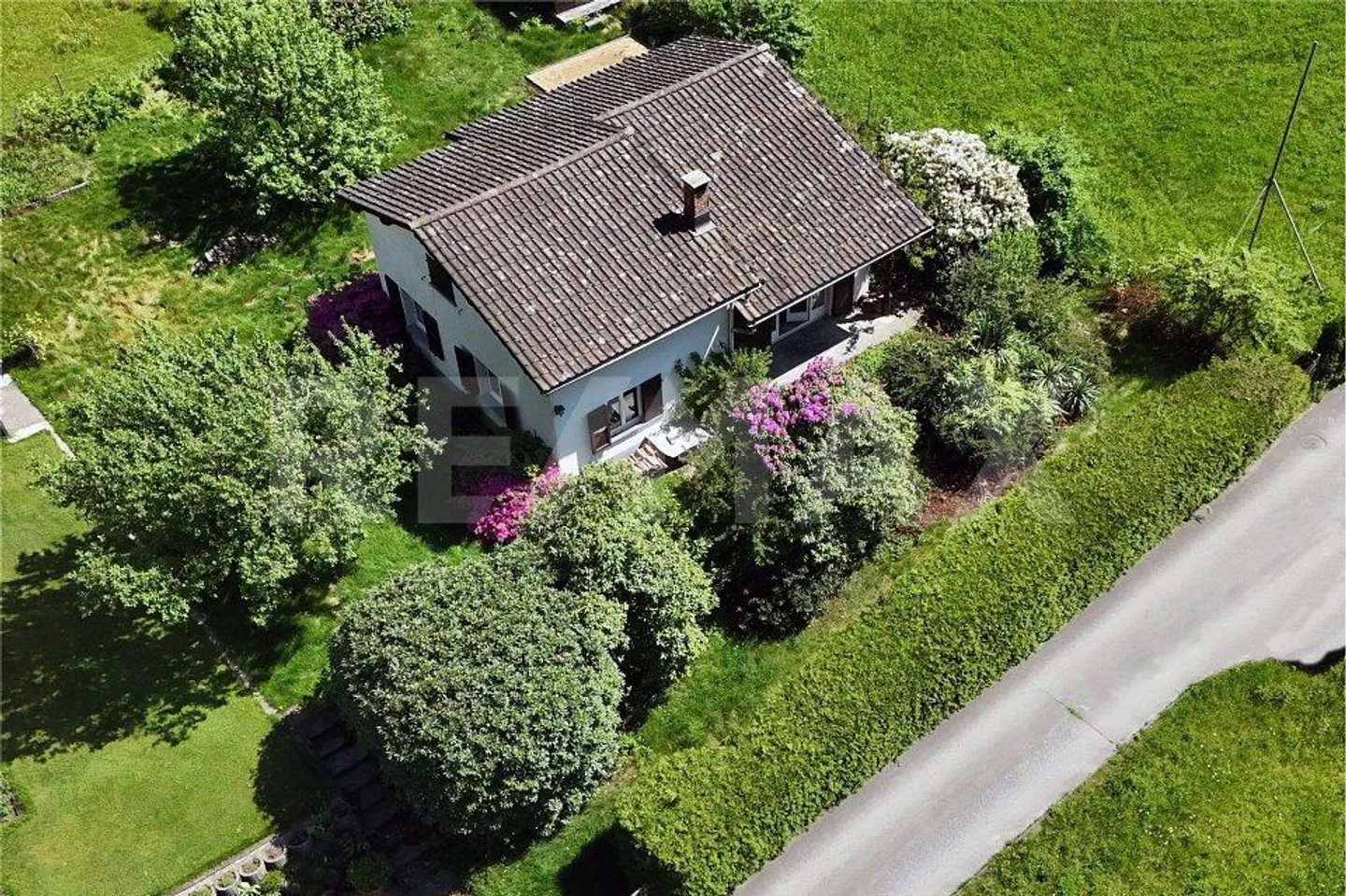 Detached house with garden in a quiet and sunny residential area - Photo 3 of 9