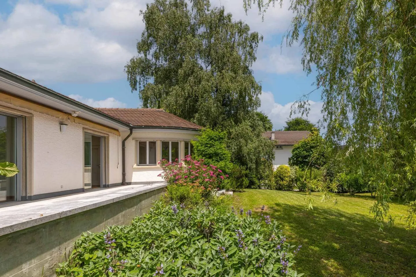 Villa pour la famille au cœur d'un quartier résidentiel calme - Photo 5 sur 13