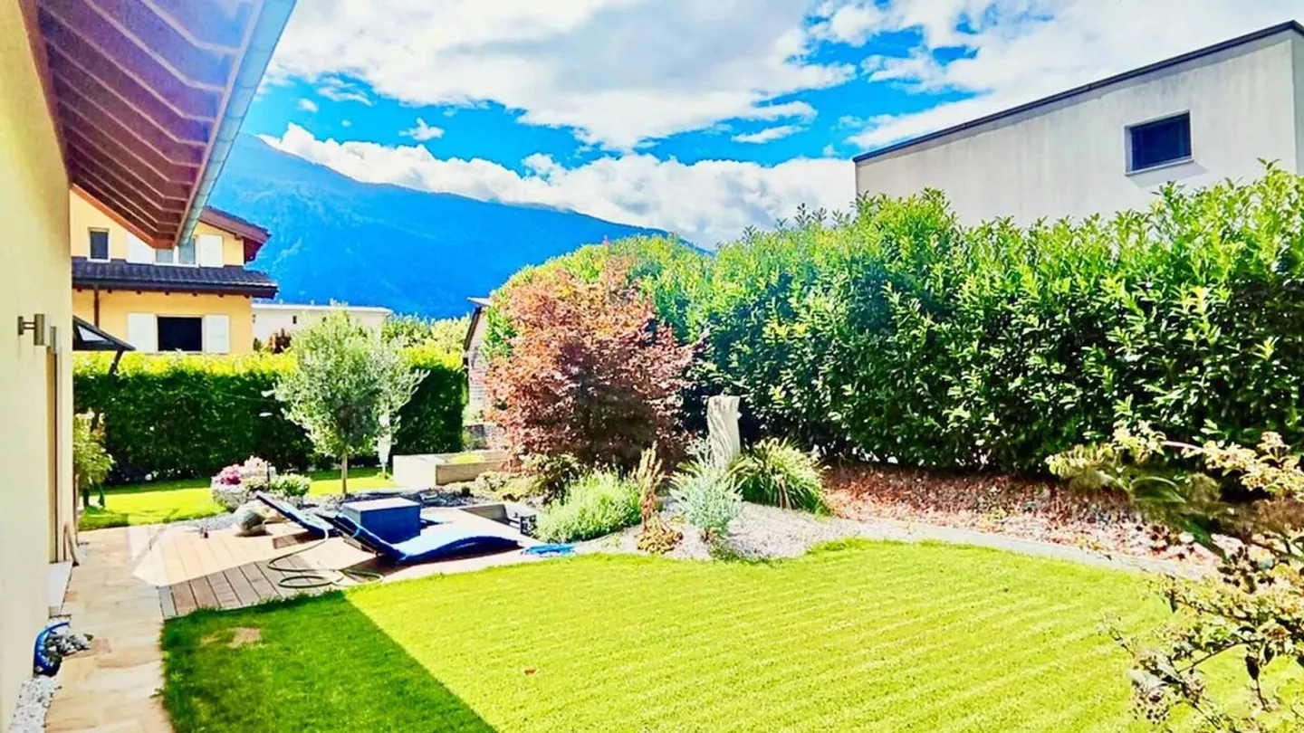 Magnificent 5.5-room villa - Photo 2 of 10