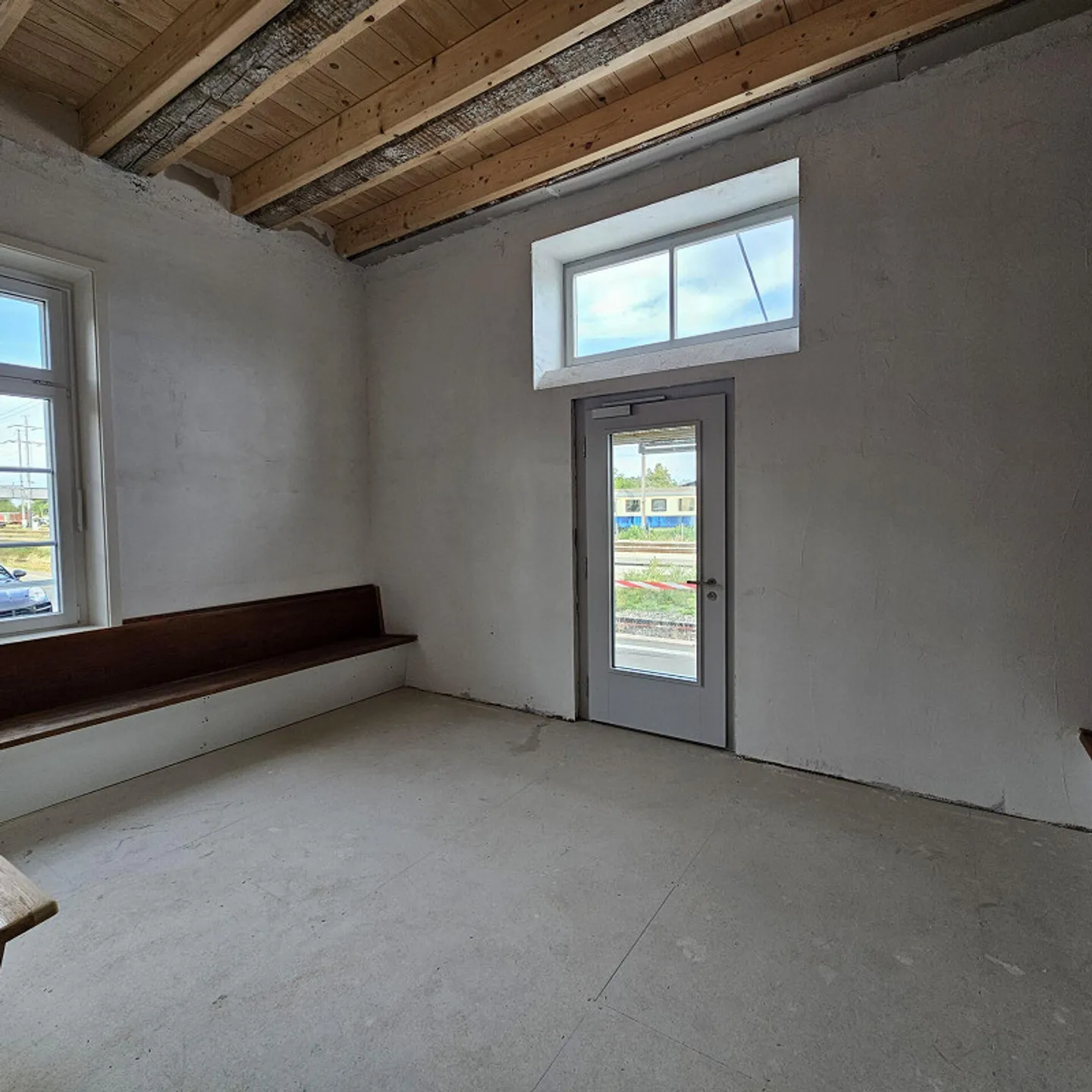 Interesting rental space at Etzwilen train station - Photo 6 of 9