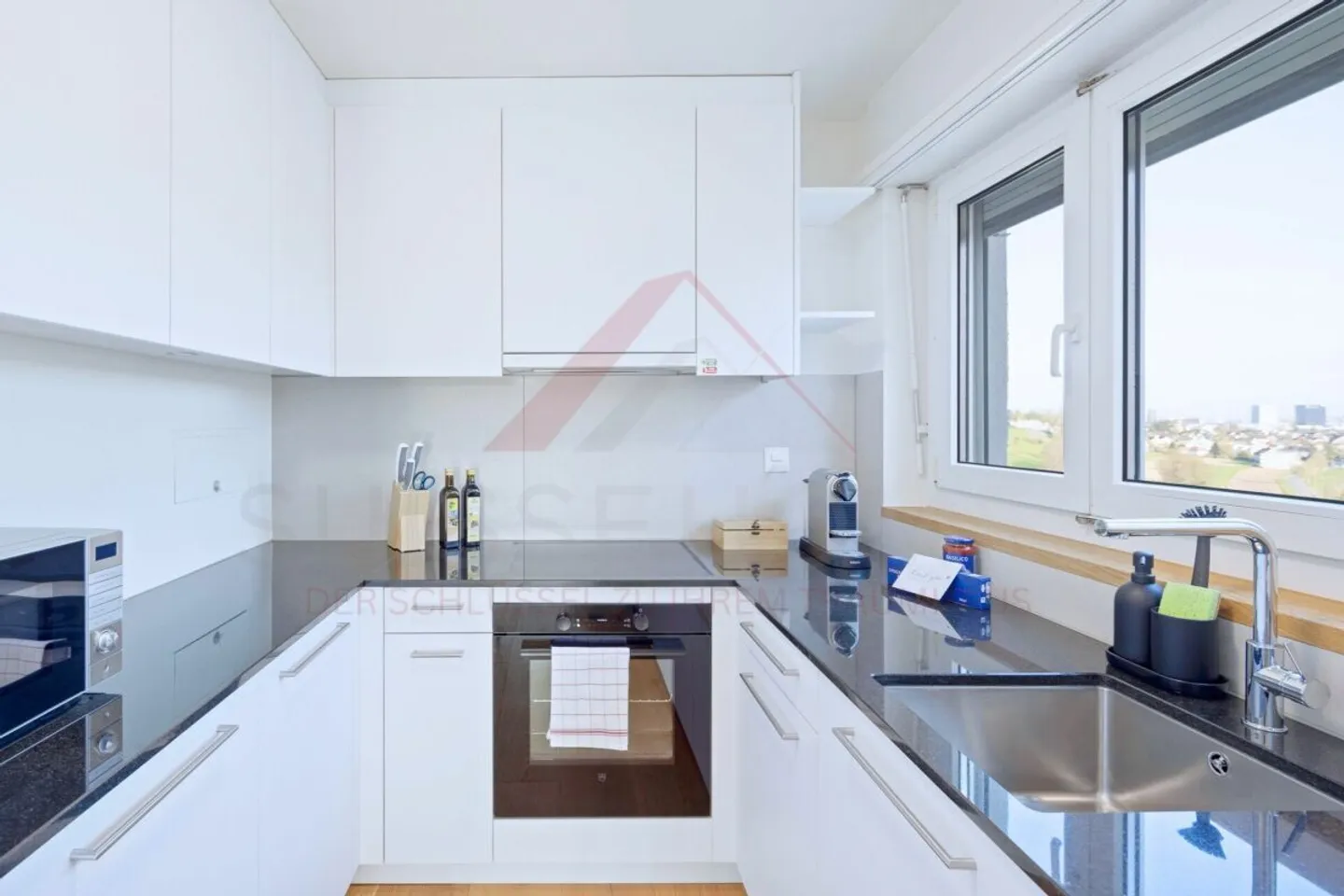 Komplett renovierte 5.5-Zimmer-Wohnung mit 126 m² Wohnfläche und 74 m² Balkon-/Terrassenfläche in Huttwil - Foto 9 di 18