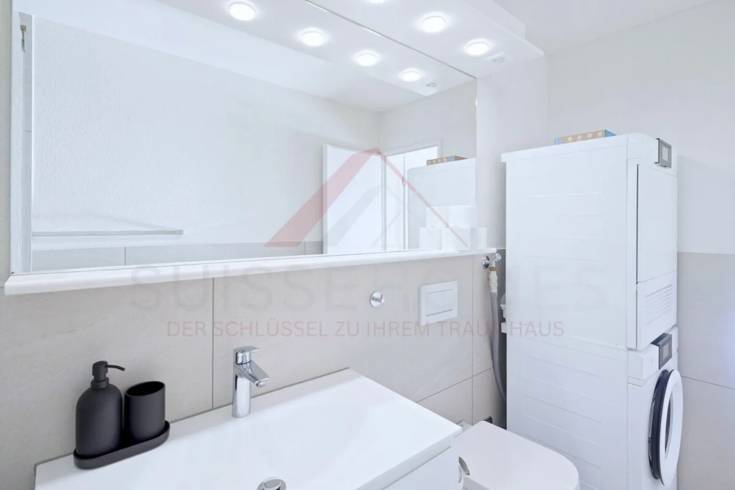 Komplett renovierte 5.5-Zimmer-Wohnung mit 126 m² Wohnfläche und 74 m² Balkon-/Terrassenfläche in Huttwil - Foto 17 di 18