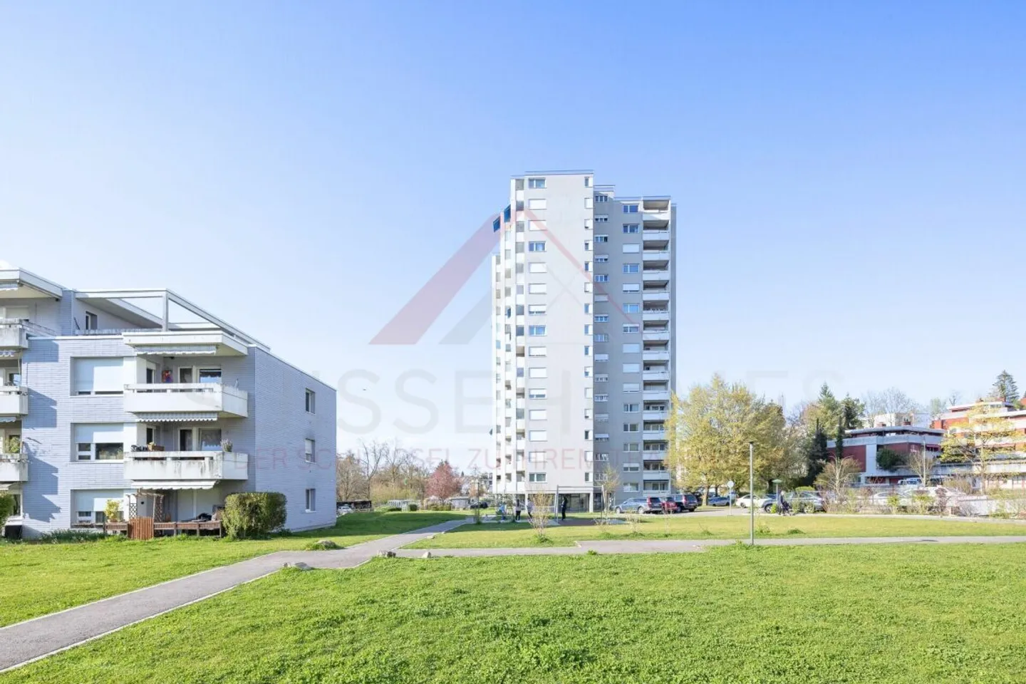 Komplett renovierte 5.5-Zimmer-Wohnung mit 126 m² Wohnfläche und 74 m² Balkon-/Terrassenfläche in Huttwil - Foto 18 di 18