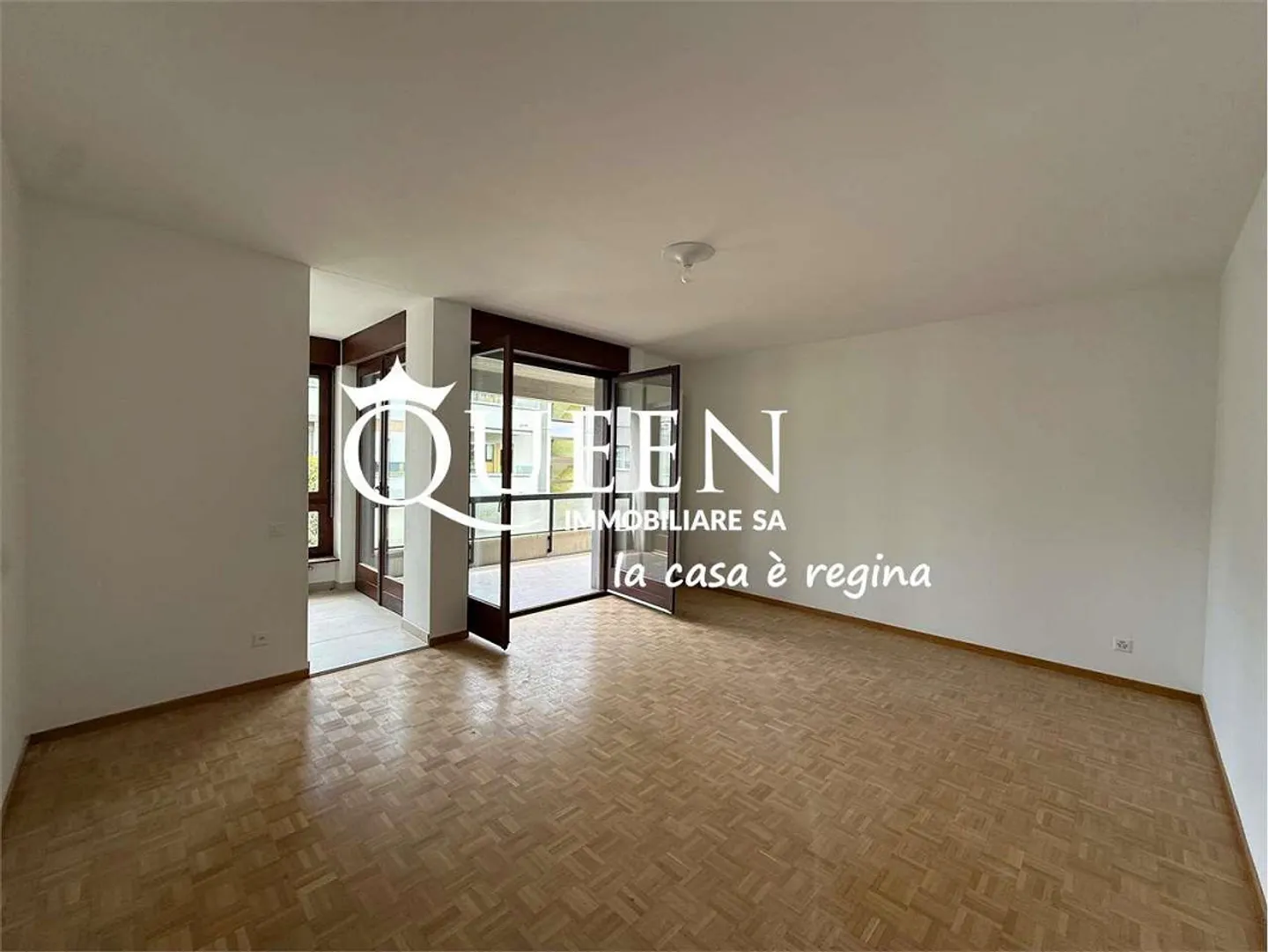Lugano central : appartement spacieux et lumineux de 2,5 pièces avec vue partielle sur le lac - Photo 3 sur 13
