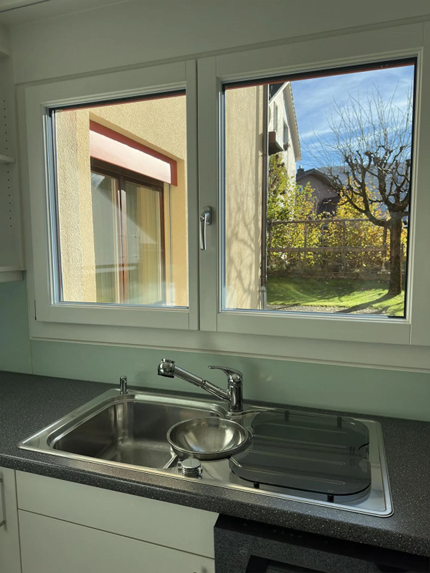 Beautiful sunny 3.5 room garden apartment - Photo 5 of 26