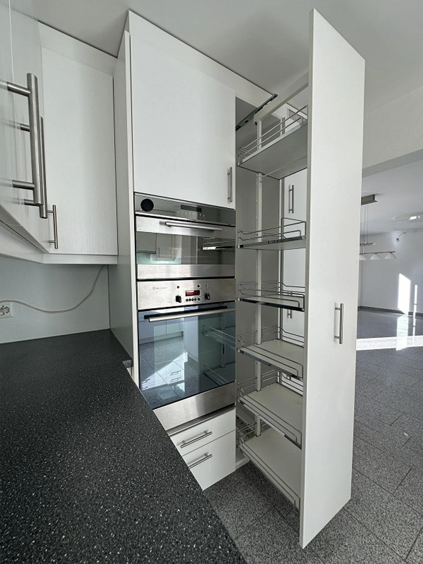 Beautiful sunny 3.5 room garden apartment - Photo 6 of 26