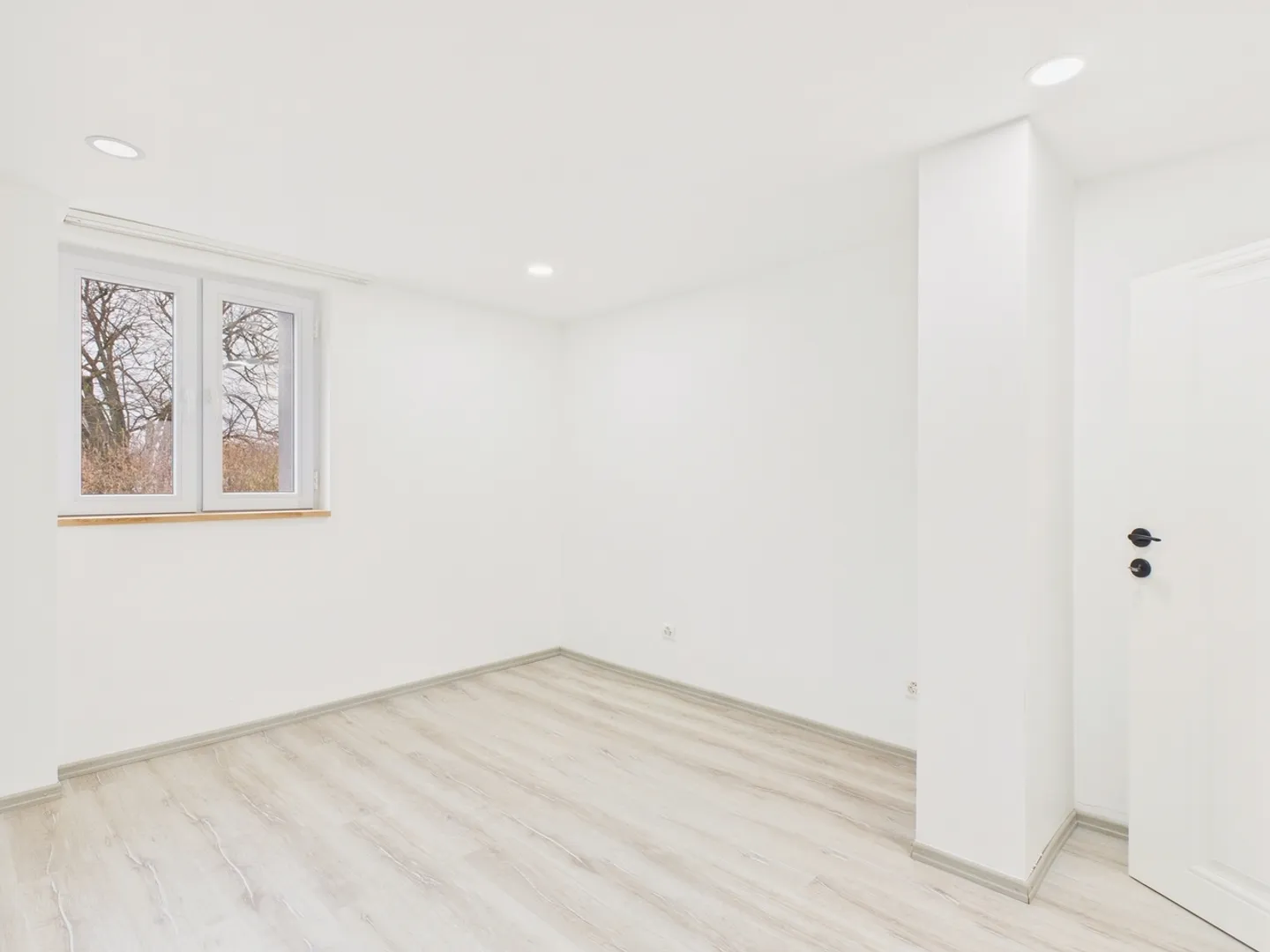 Newly renovated 3.5-room apartment with balcony in Amriswil - Photo 5 of 11