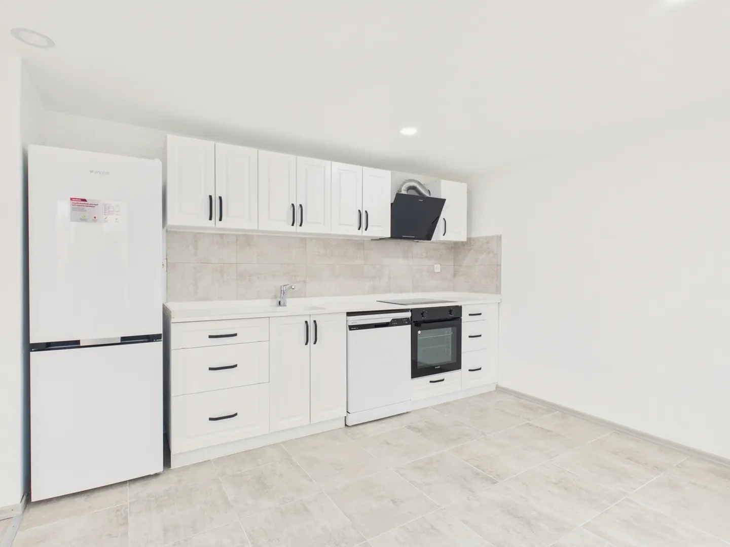 Newly renovated 3.5-room apartment with balcony in Amriswil - Photo 4 of 11