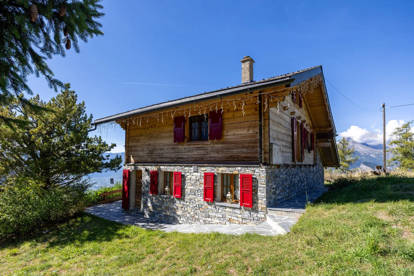 Beau chalet en bois et en pierre avec un emplacement exceptionnel - Photo 5 sur 13