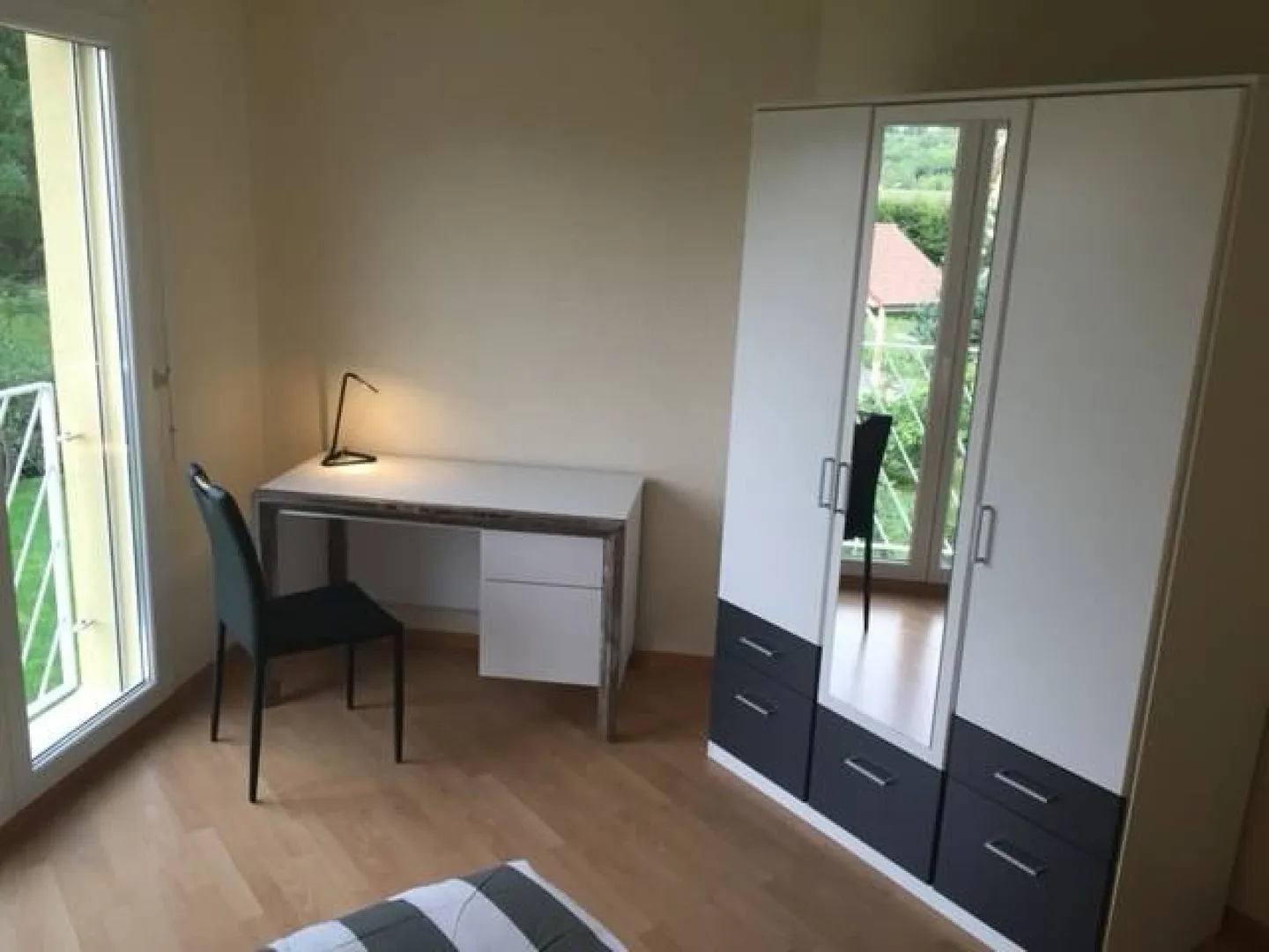 Luxury Villa Room in Lausanne - Photo 2 of 7