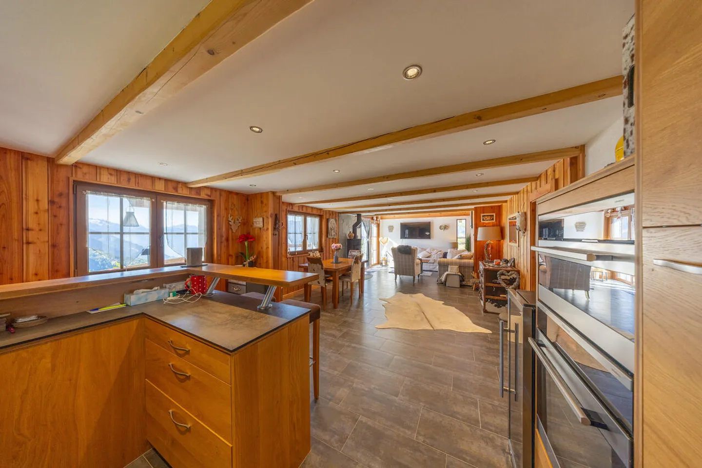 Beau chalet en bois et en pierre avec un emplacement exceptionnel - Photo 9 sur 13