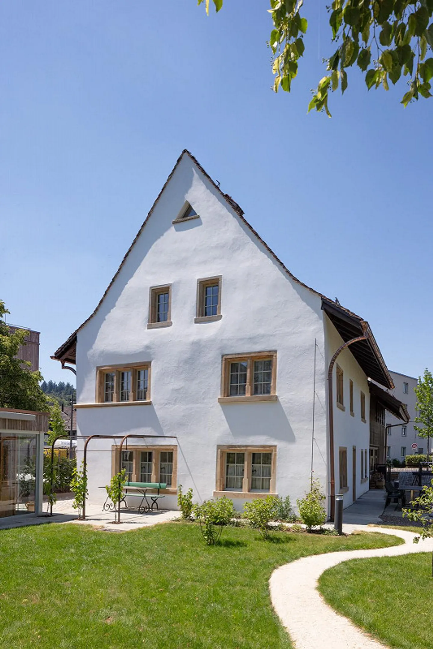 Stylish Tithe House with Two Residential Units - Photo 6 of 8