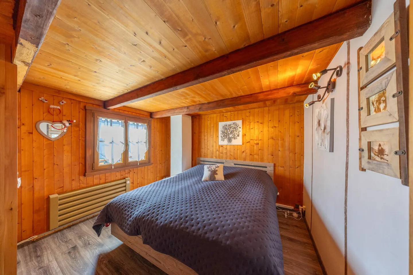 Beau chalet en bois et en pierre avec un emplacement exceptionnel - Photo 13 sur 13