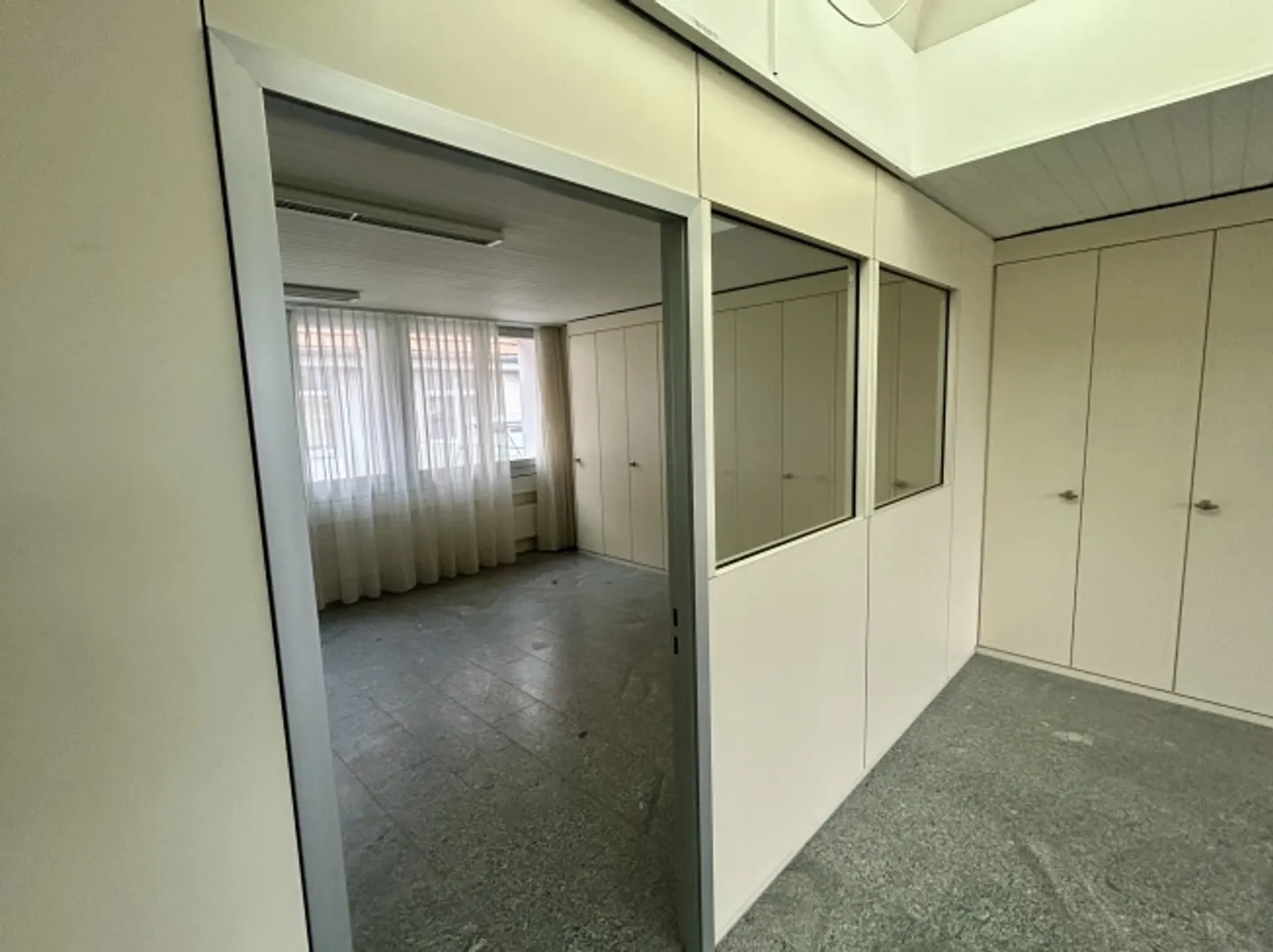 Mischgenutztes Gebäude mieten - Foto 4 von 7