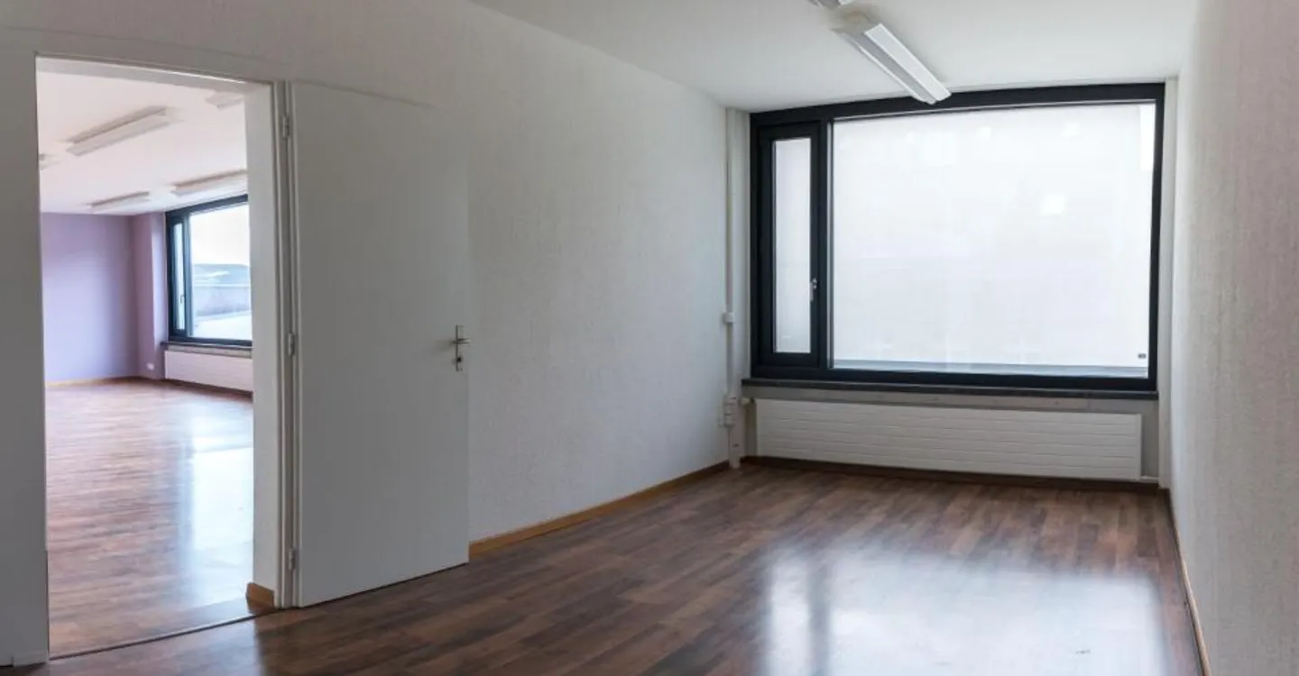 Moderne Büroflächen in Biel - Foto 2 von 8