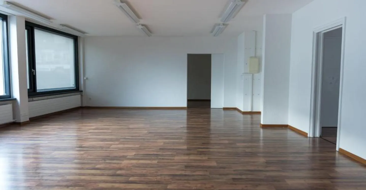 Moderne Büroflächen in Biel - Foto 5 von 8
