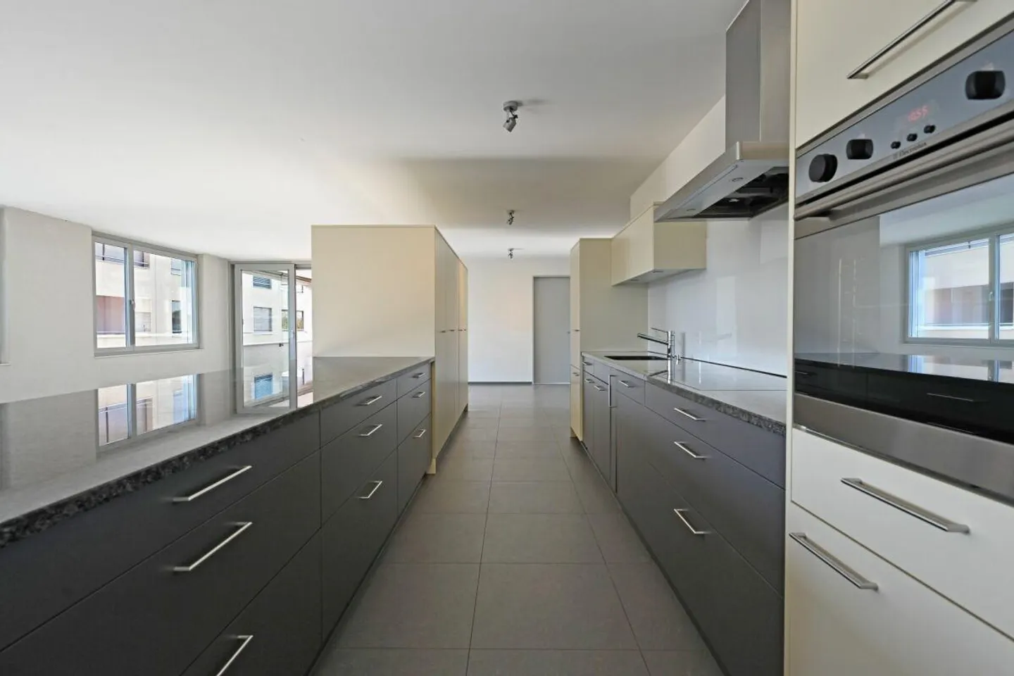 Grosszügige 5.5-Zimmerwohnung in Lyss - Foto 3 von 13