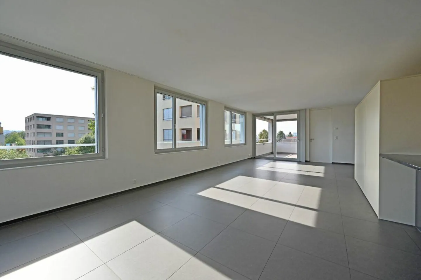 Grosszügige 5.5-Zimmerwohnung in Lyss - Foto 4 von 13