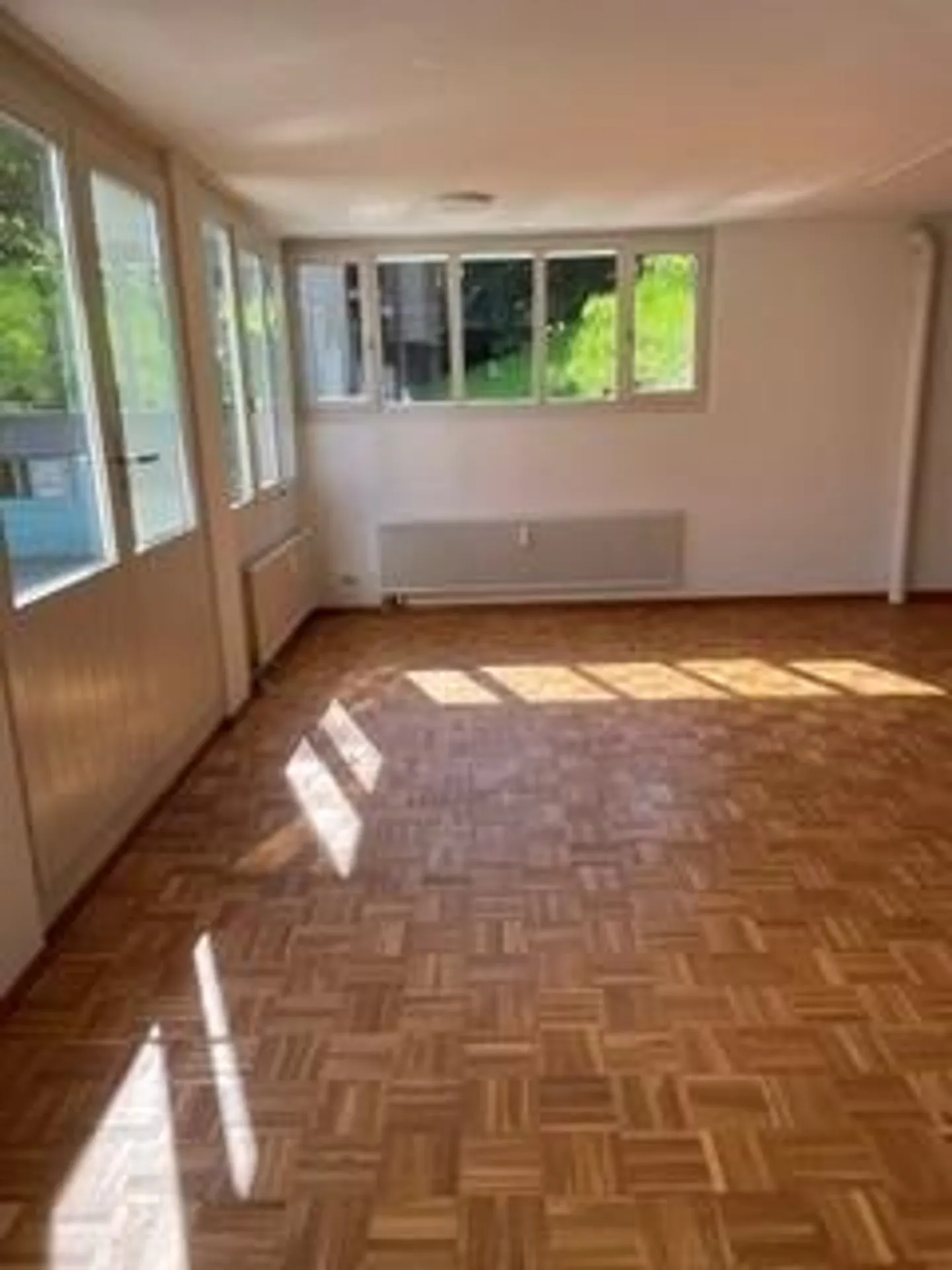 Atelier lumineux à louer dans le meilleur emplacement à Fällanden - Photo 4 sur 5