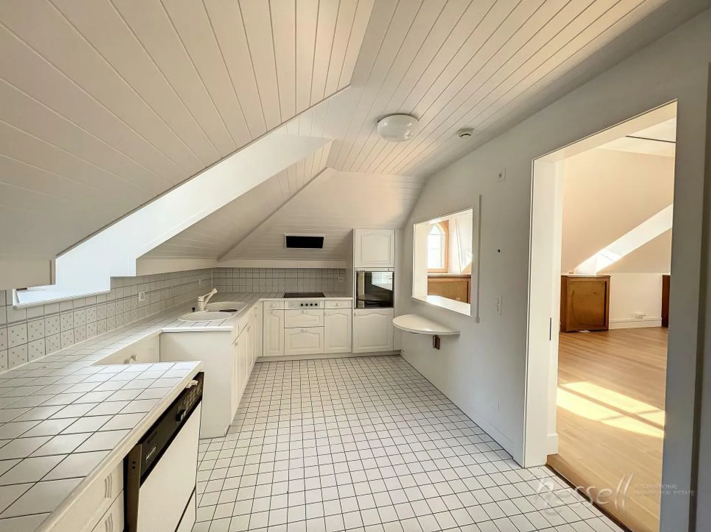 Charming apartment in a magnificent mansion - Photo 4 of 9