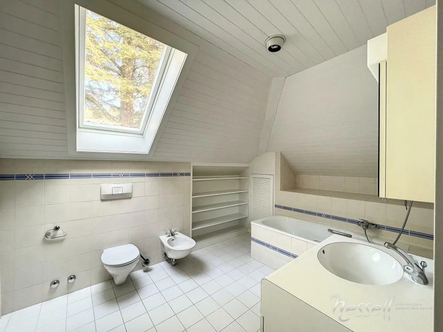 Charming apartment in a magnificent mansion - Photo 5 of 9