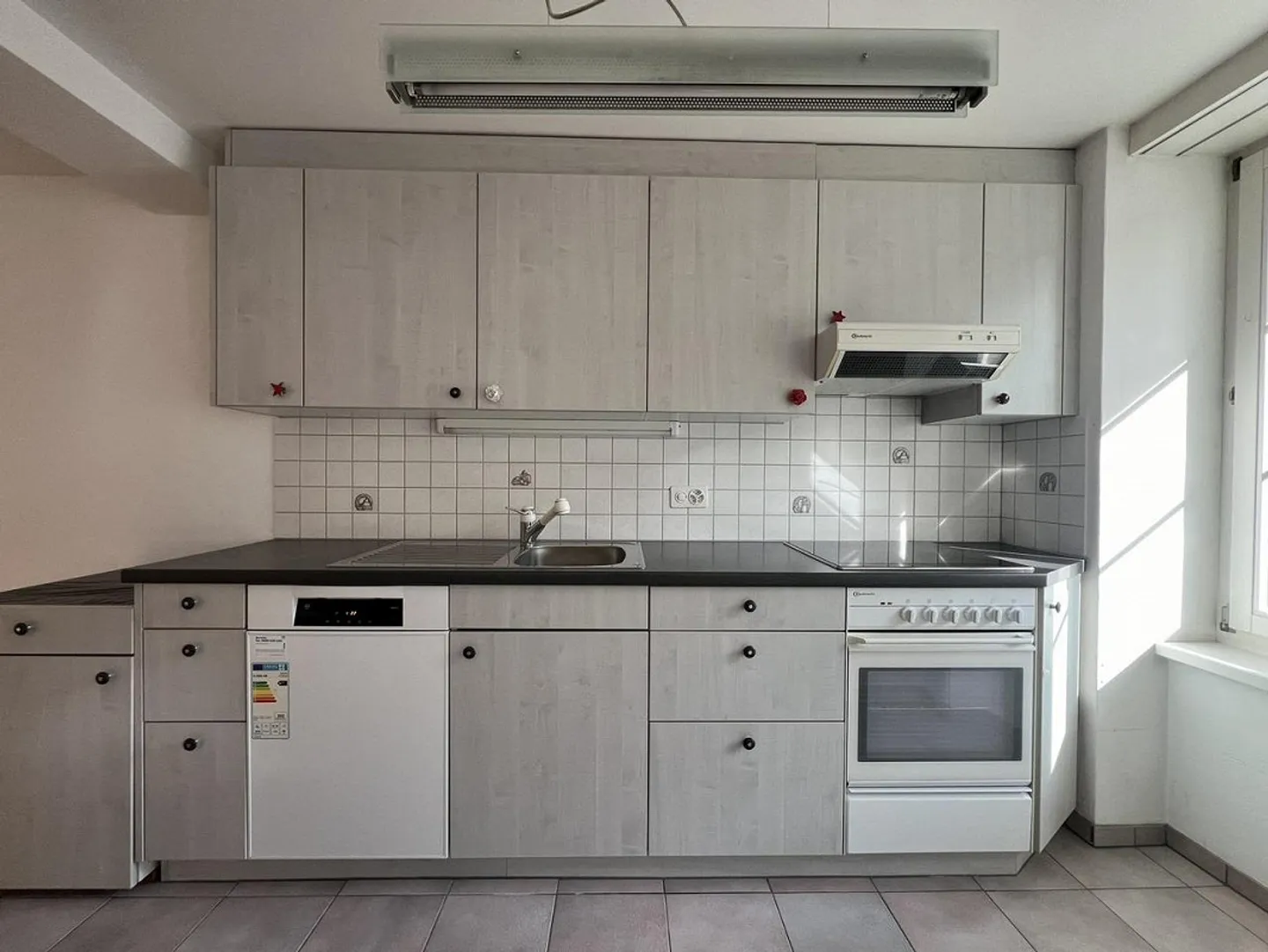 Belle appartement de 2,5 pièces au cœur de Neunkirch - Photo 2 sur 12