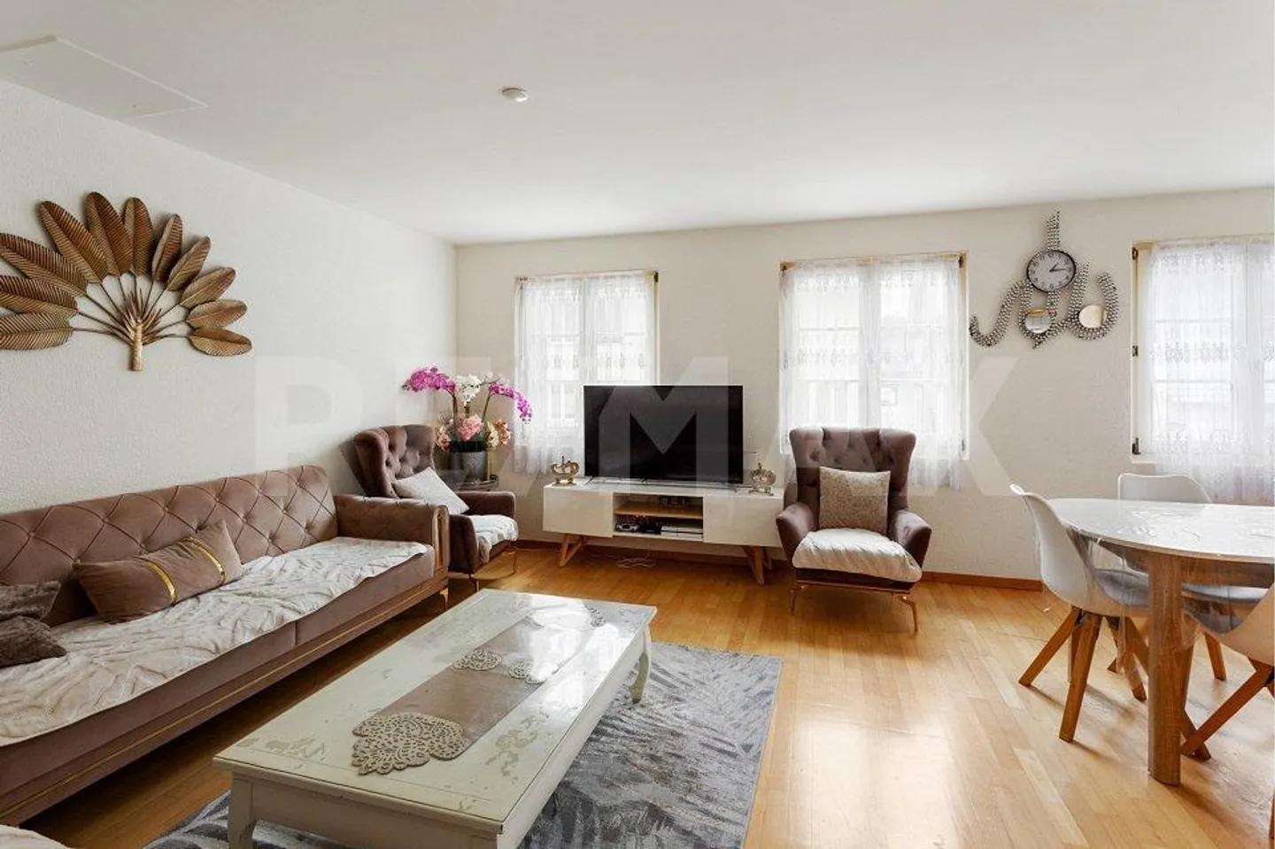 Appartamento duplex di 5,5 stanze in affitto in una posizione centrale - Foto 4 di 13