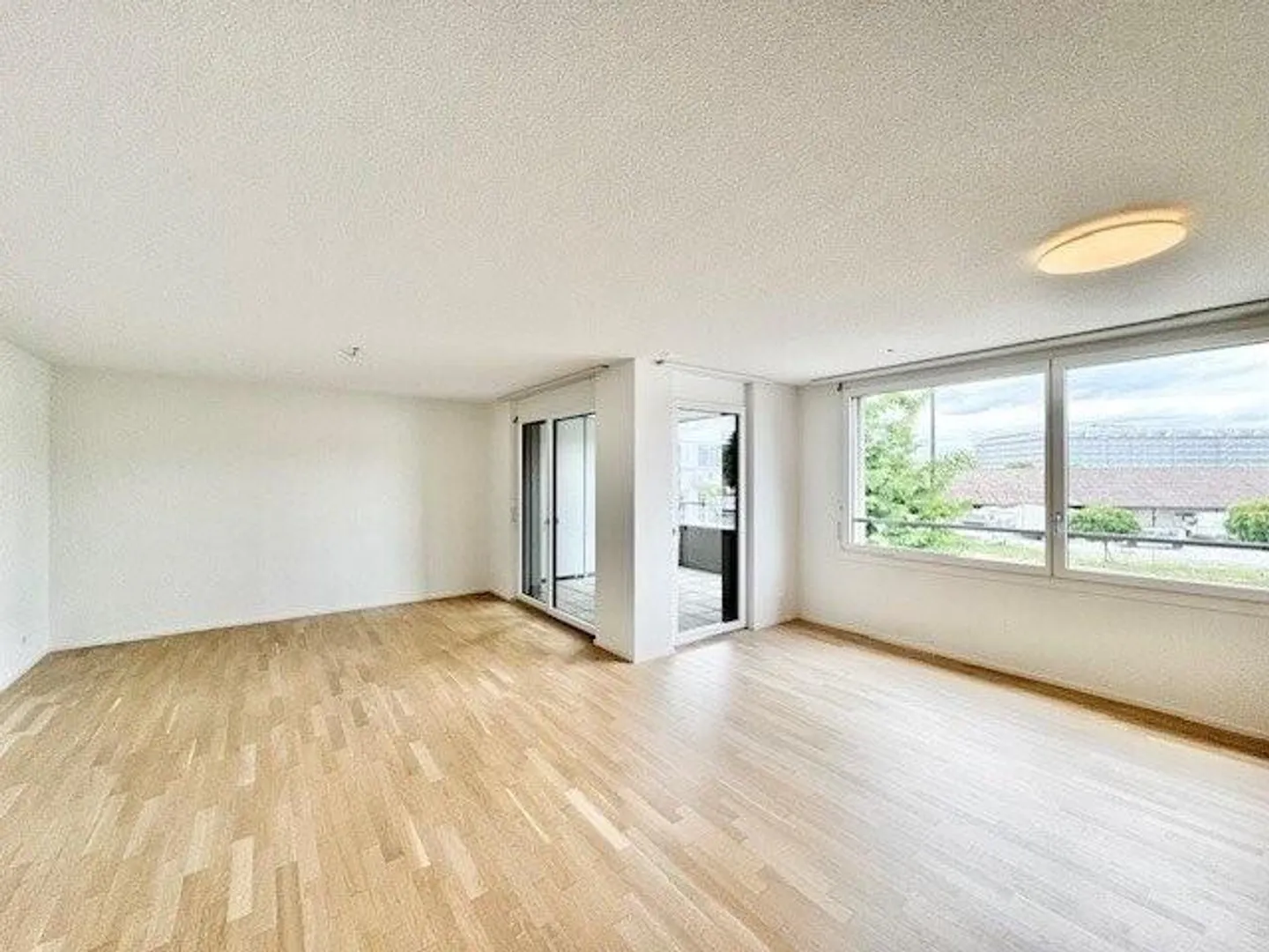 Your new home: Modern apartment in a quiet yet central location - Photo 2 of 7