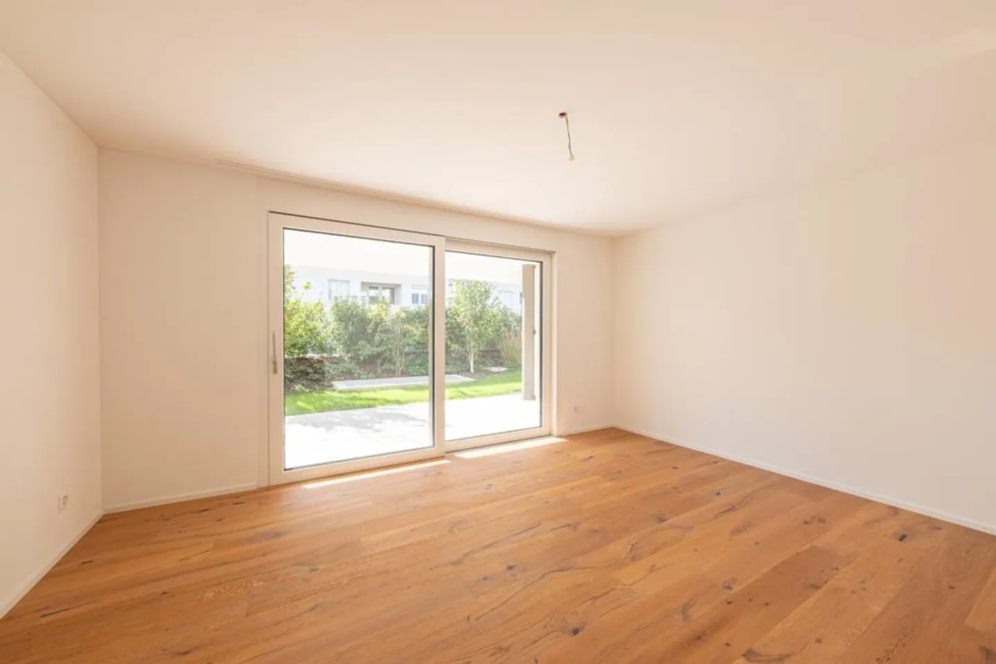 Stylish new apartment with a well-thought-out living concept - Photo 3 of 7