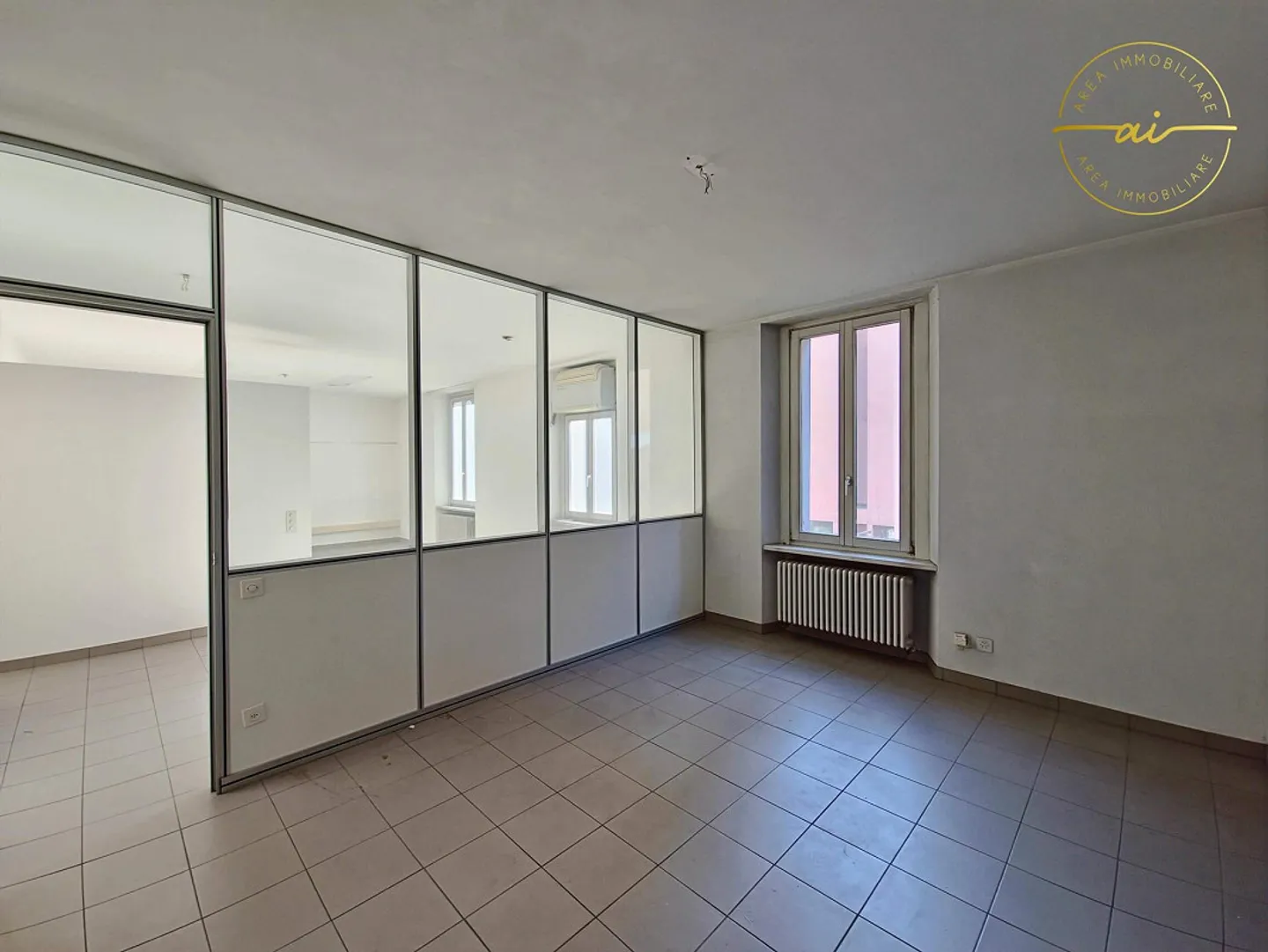 OFFICE A FEW STEPS FROM THE CENTER OF CHIASSO - Photo 7 of 9