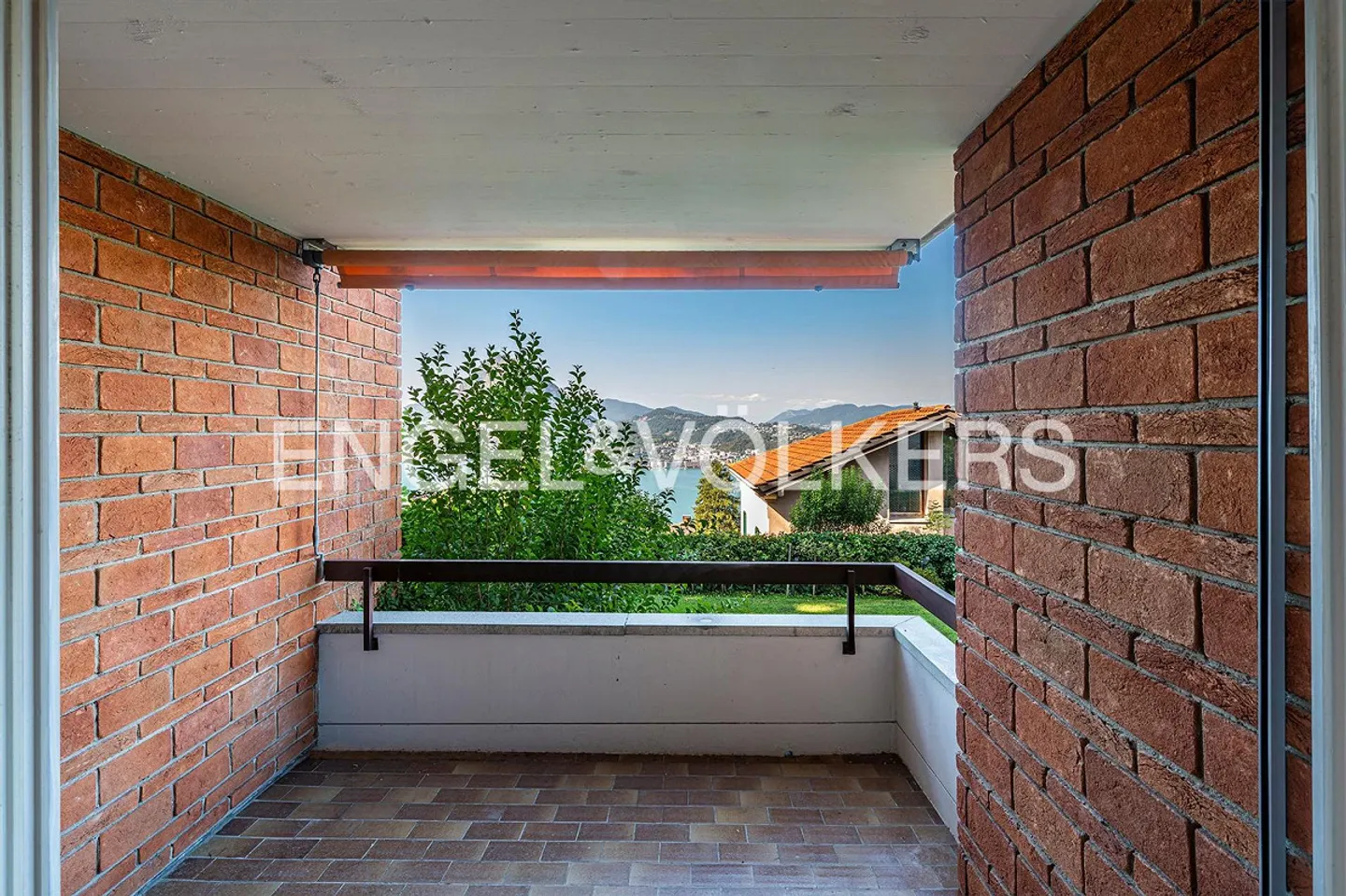 Seeblick in ruhiger Lage | Wohnung D - Photo 1 of 13