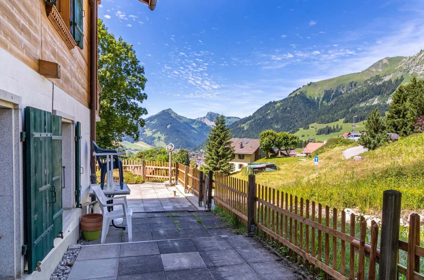 Spaziosa casa indipendente con balcone a Château-d'Œx - Foto 2 di 7