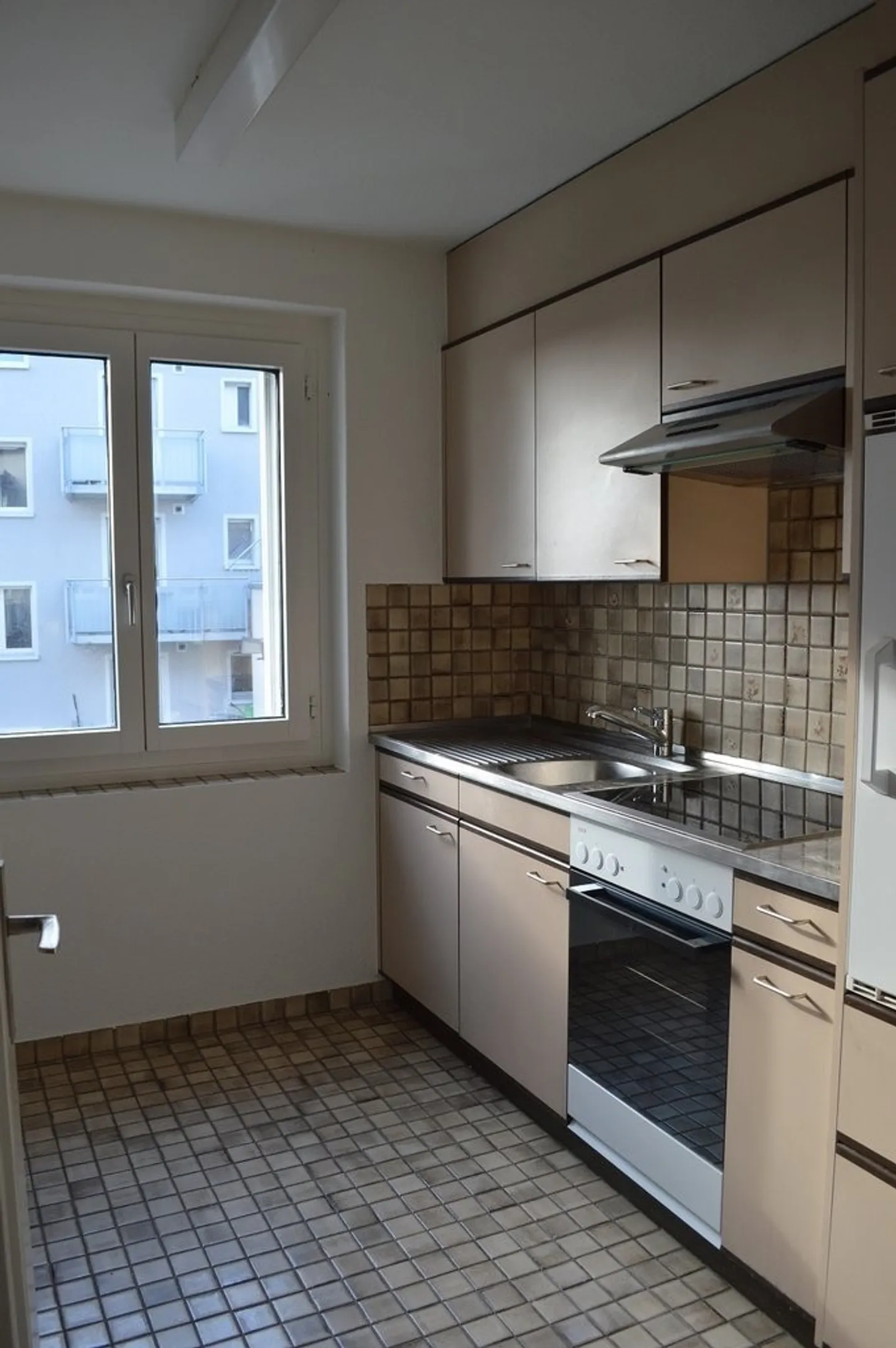 Spacious 4-room apartment in Zurich-Oerlikon - Photo 3 of 7
