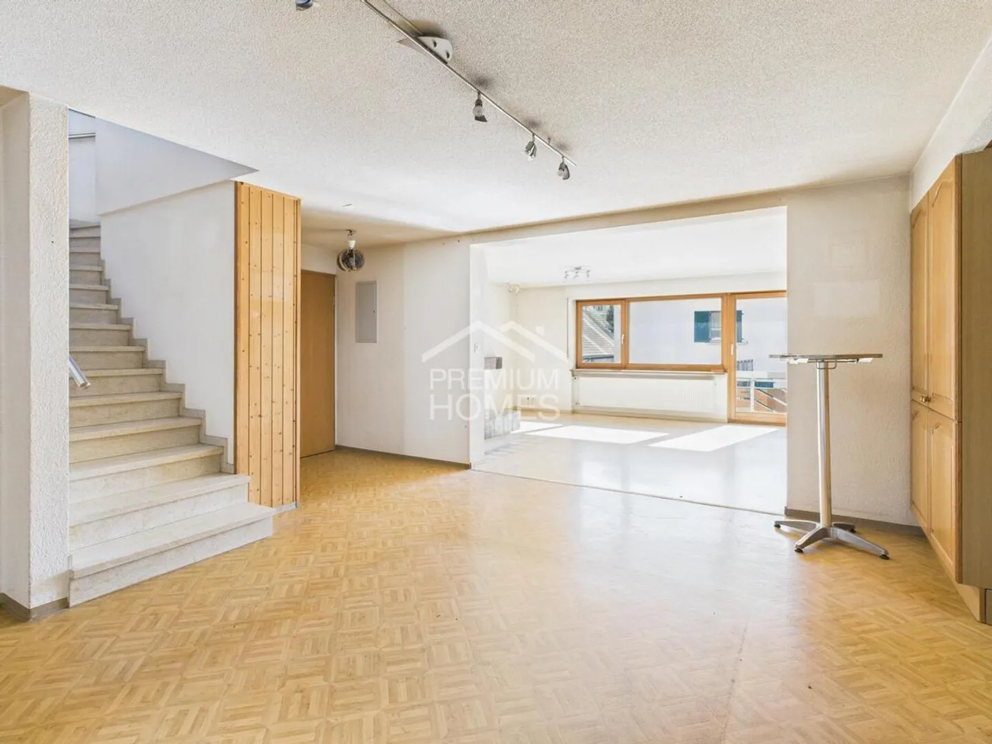 Casa plurifamiliare in posizione centrale - Foto 3 di 12